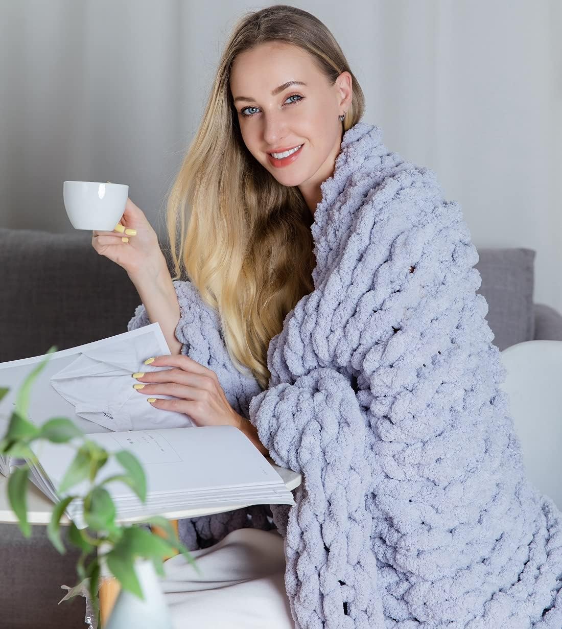 DIRUNEN Chunky Knit Luxury Throw Blanket Large Cable Knitted Premium Soft Cozy Chenille Bulky Blankets for Cuddling up in Bed, on The Couch or Sofa Navy 40×59