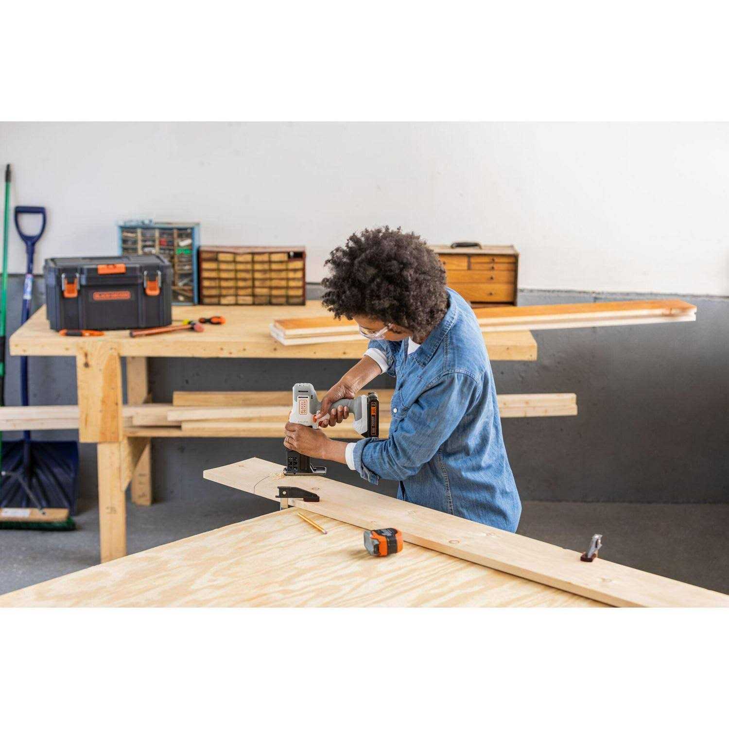 Black &amp; Decker 20 Volt 4-Tool Kit with Drill, Circular Saw, Reciprocating Saw, and Work Light BD4KITCD7CSRSL - Shop Hardware Tools Online Store
