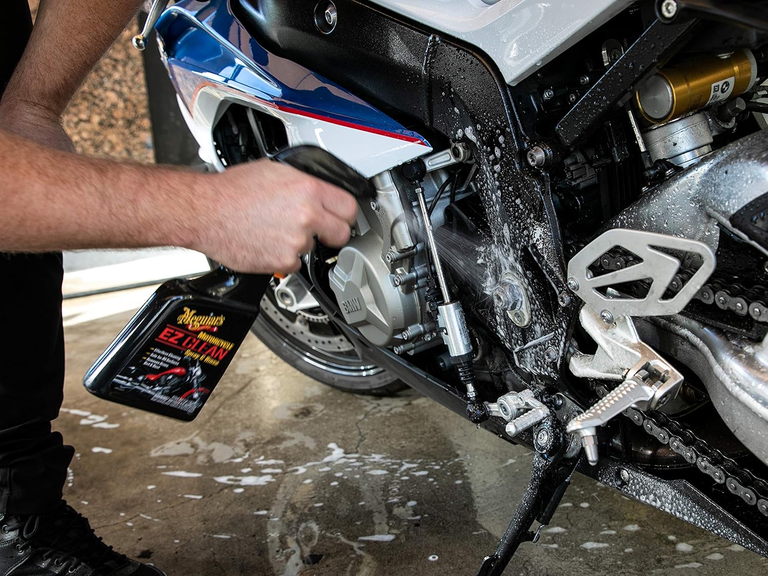 Meguiar's Motorcycle Care Kit &ndash; Package for Motorcycle Cleaning and Detailing &ndash; G55033