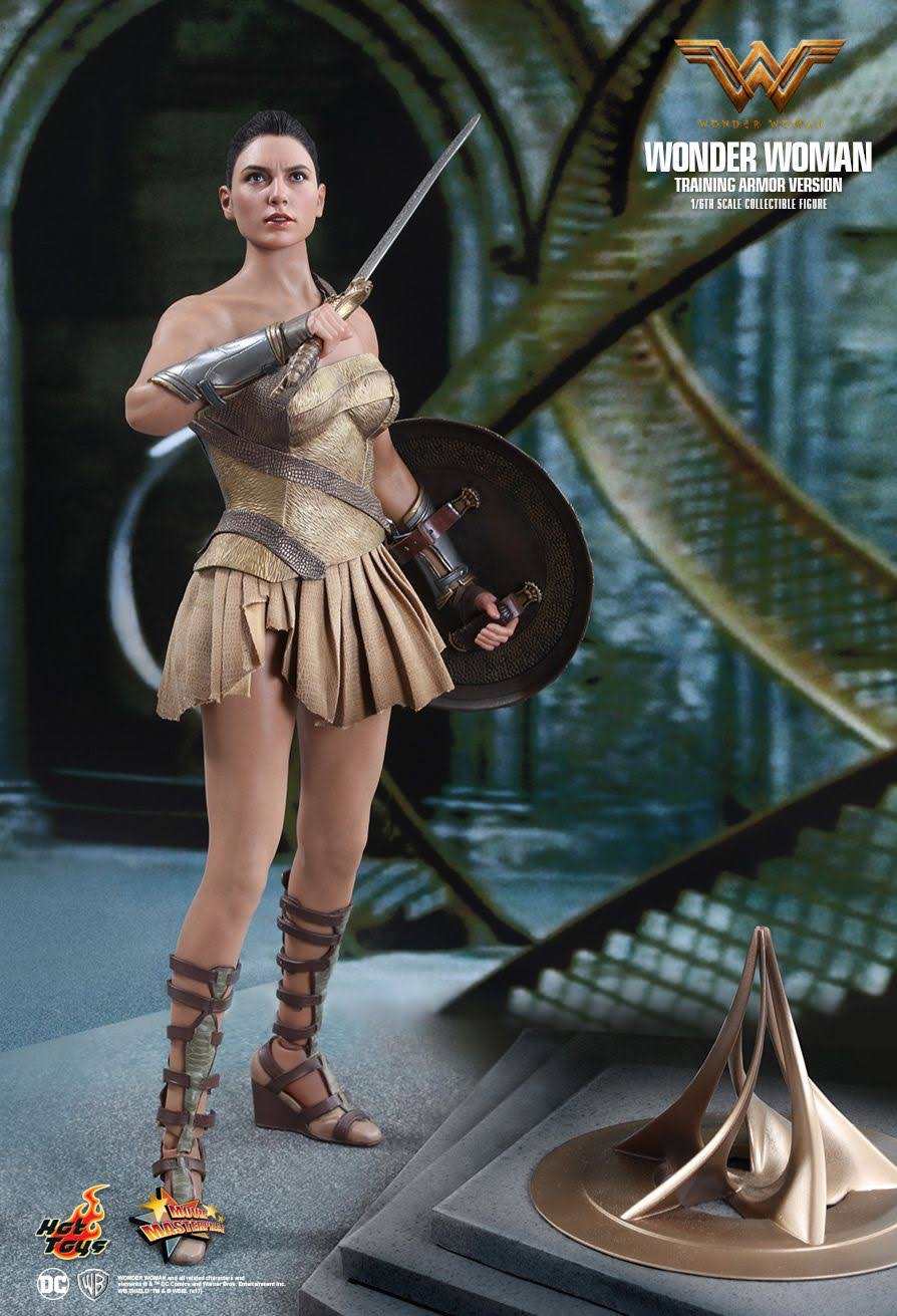 Hot Toys DC Comics Wonder Woman (Training Armor Version) 1/6 Scale Figure