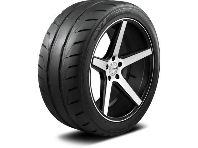 Nitto NT05 275/35ZR18 95W