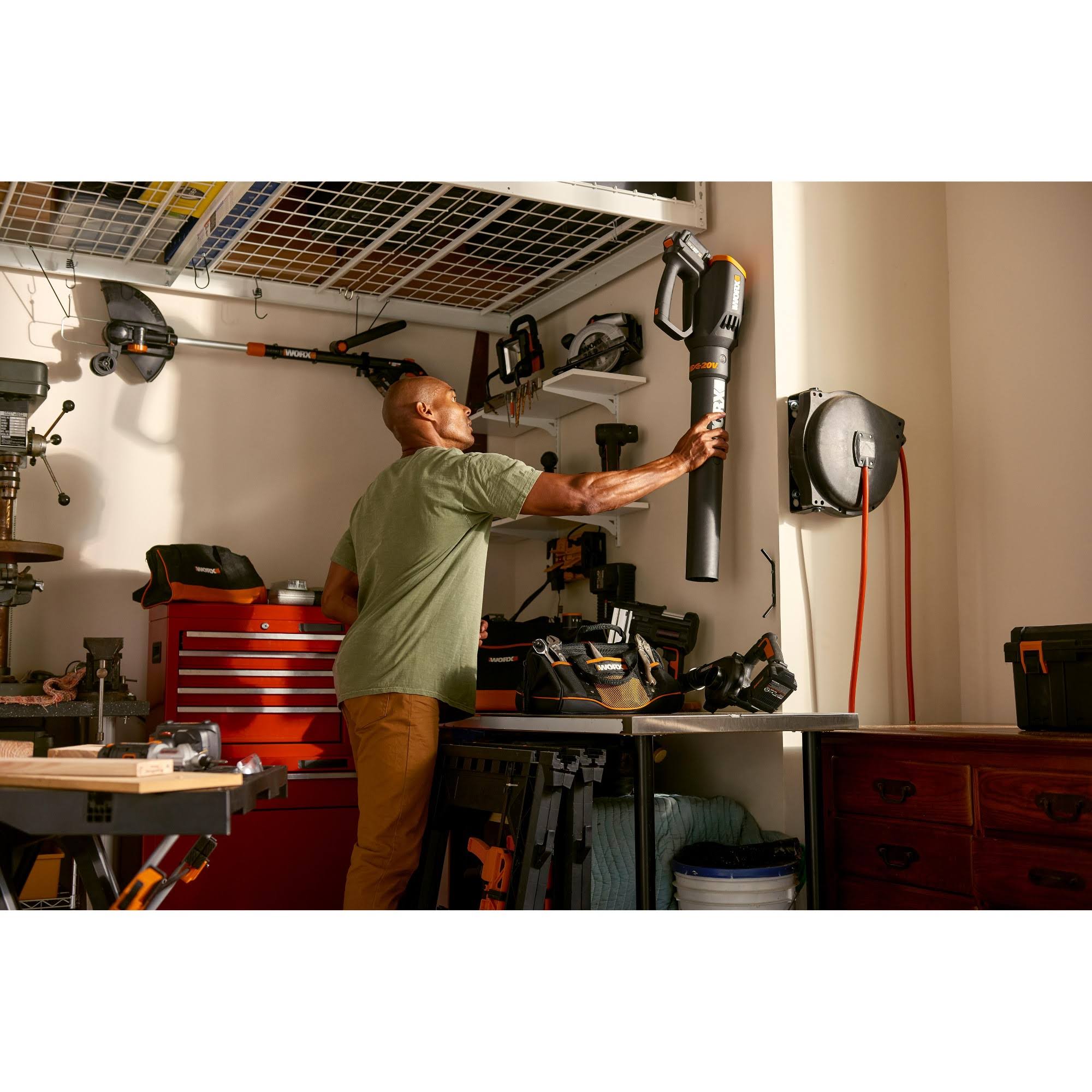 Worx Wg547.1 20 Volt Power Share Cordless 2 Speed Leaf Blower with 2 Batteries