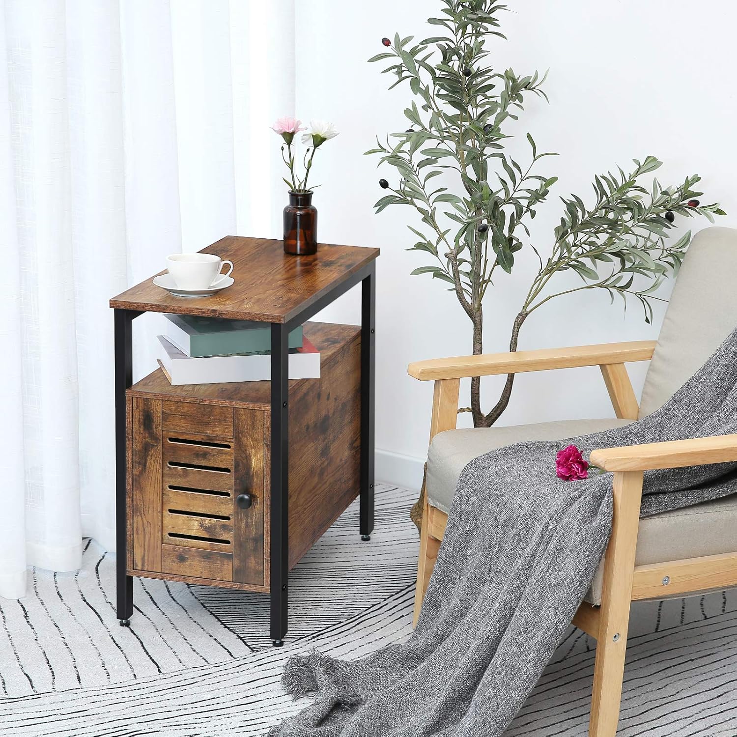 HOOBRO Narrow Nightstand with Cabinet, Side Table with Switchable Door for Small Space, Industrial End Table for Reception Room, Bedroom, Kitchen, 23.6 x 12.6 x 23.6 inches, Rustic Brown BF94BZ01