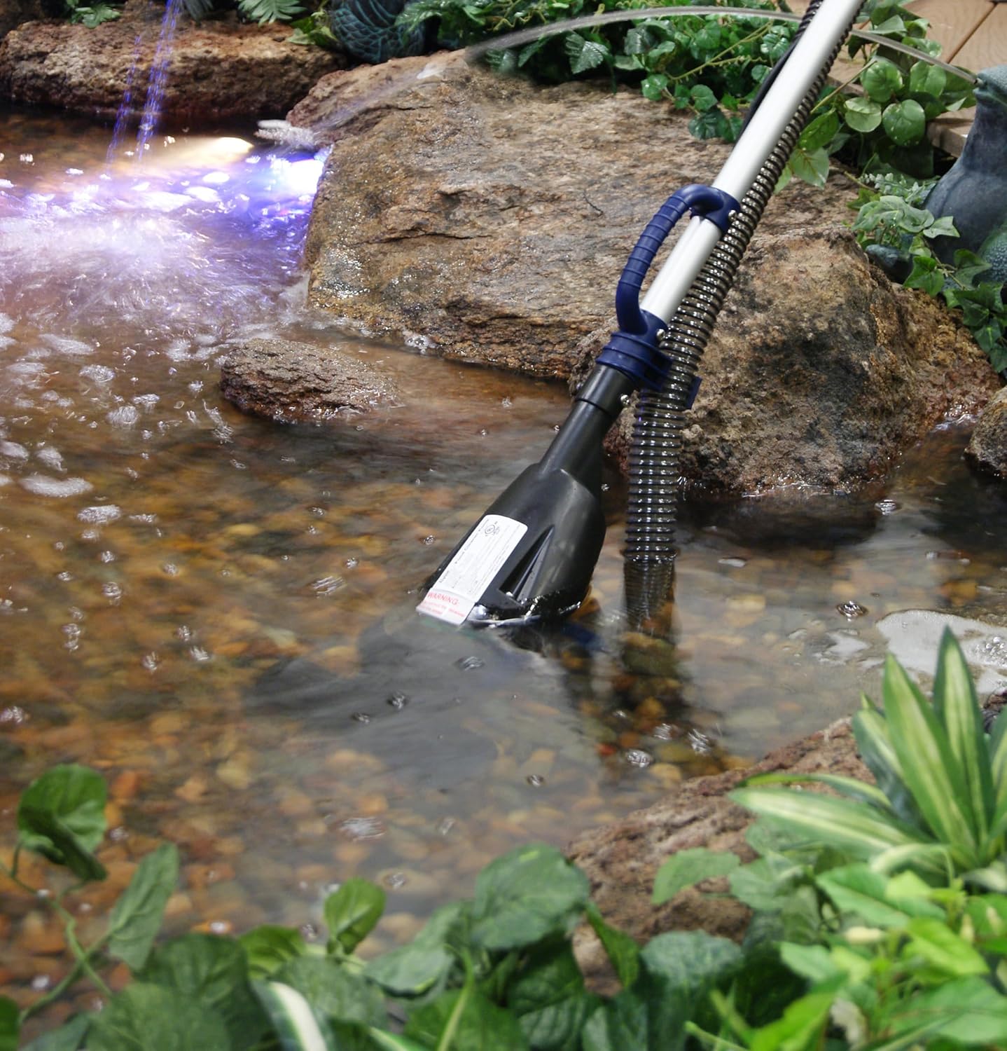 Alpine Corporation Traditional Pond Vacuum with Adjustable Telescopic Handle and 2 Brush Heads