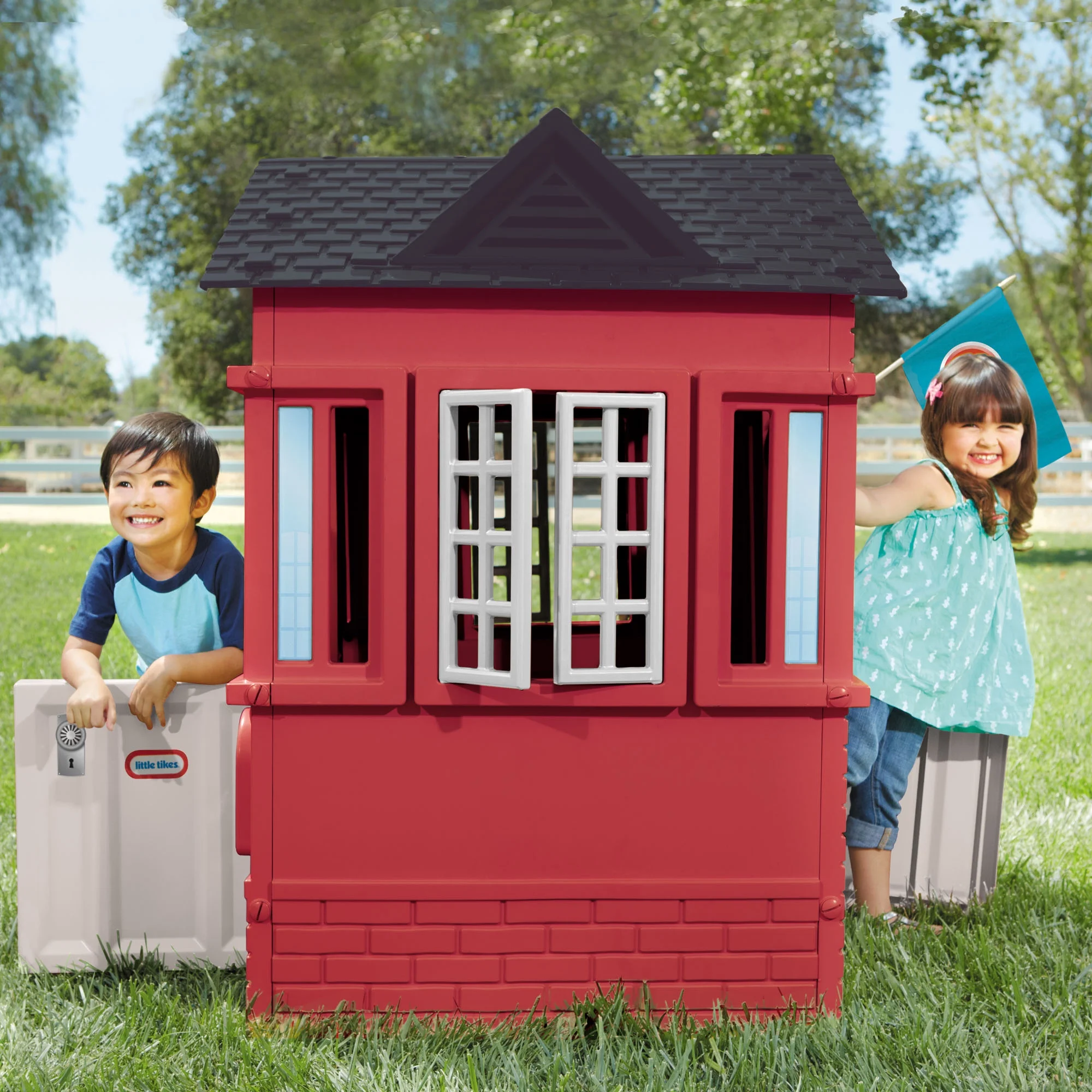 Little Tikes Cape Cottage Playhouse, Red
