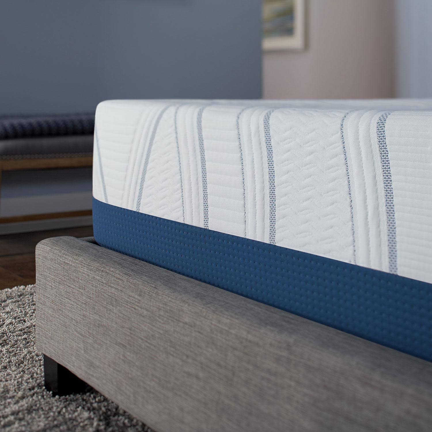 Serta SleepToGo 12x22 Gel Memory Foam Luxury Mattress - Queen