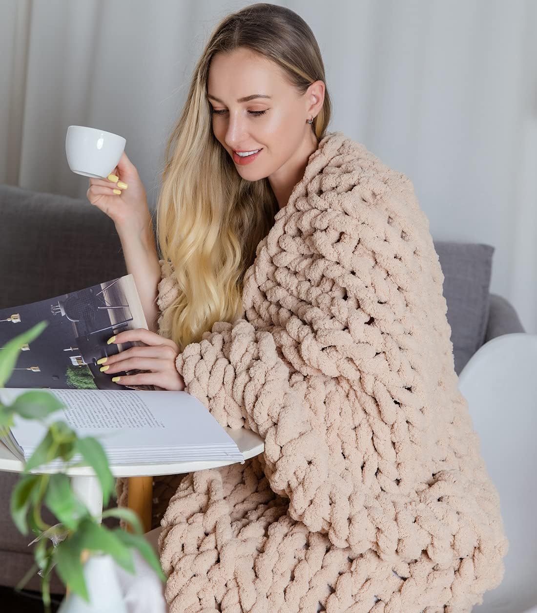 DIRUNEN Chunky Knit Luxury Throw Blanket Large Cable Knitted Premium Soft Cozy Chenille Bulky Blankets for Cuddling up in Bed, on The Couch or Sofa Navy 40×59