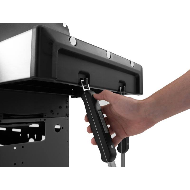 Broil King Baron Pro Series 4 Burners Propane Grill Black 40000 BTU