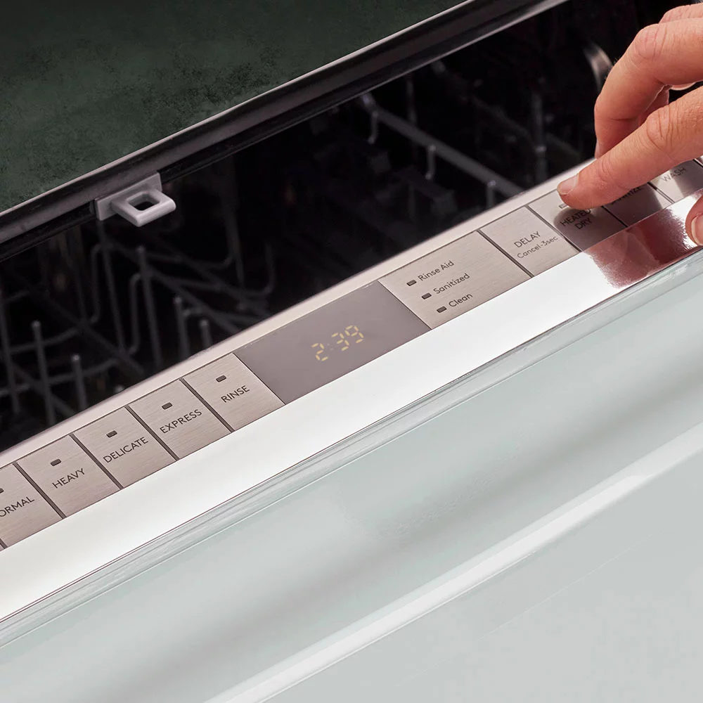 Unique Appliances Classic Retro 24" Built-in Dishwasher with Stainless Steel Tub and LED Lighting