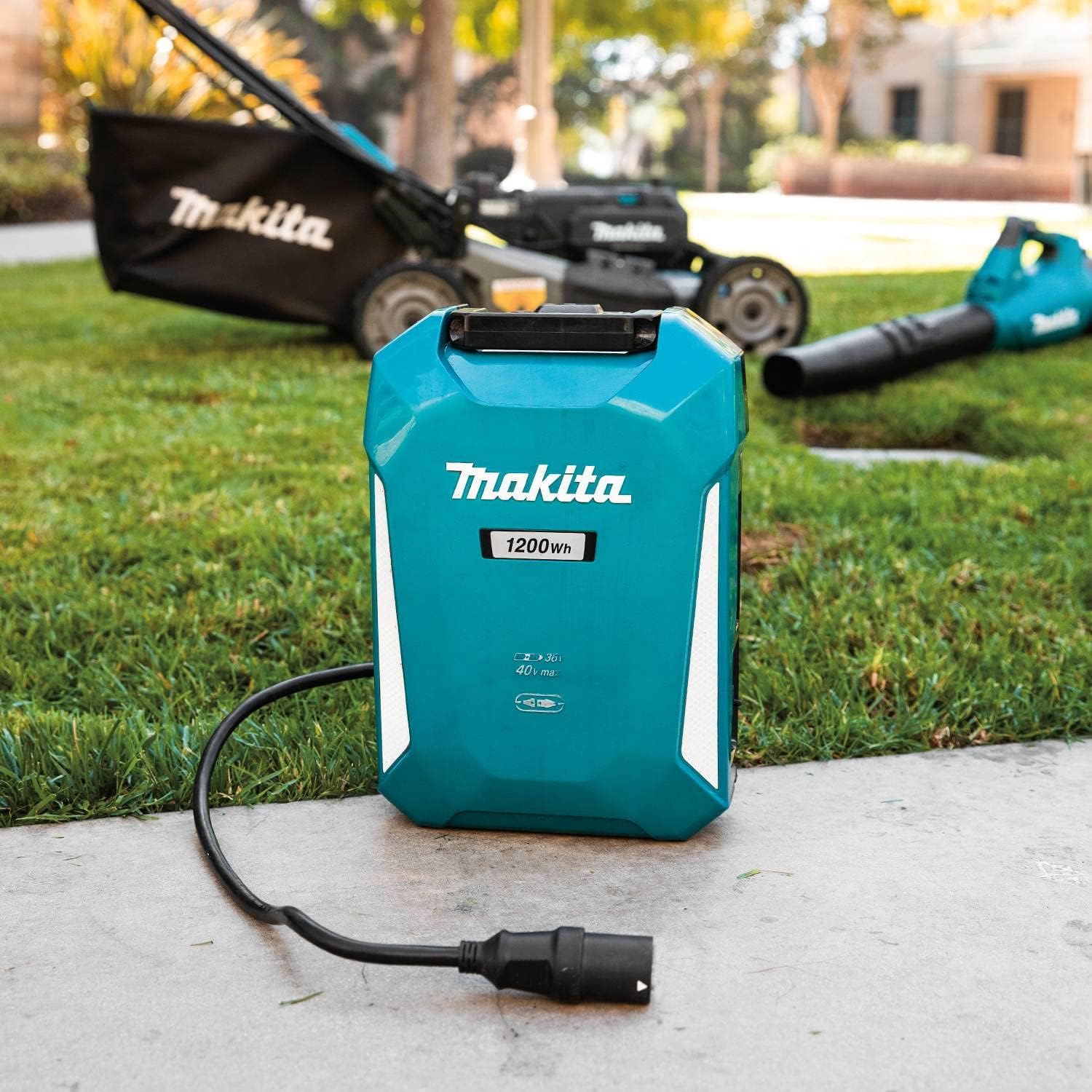Makita PDC1200A01 ConnectX™ 1,200Wh Portable Backpack Power Supply