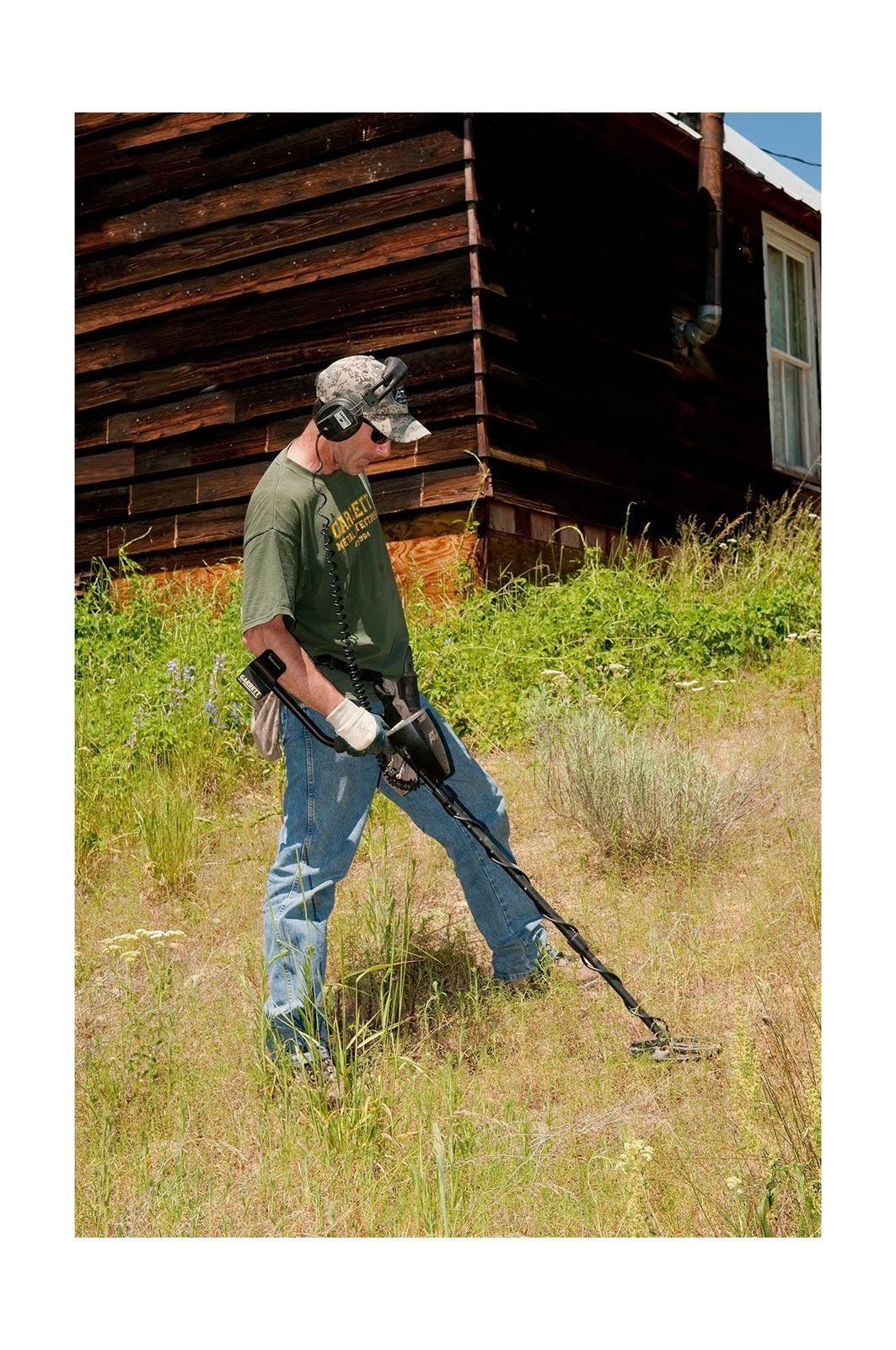 Garrett at Gold Waterproof Metal Detector with Headphones and ProPointer at Pinpointer