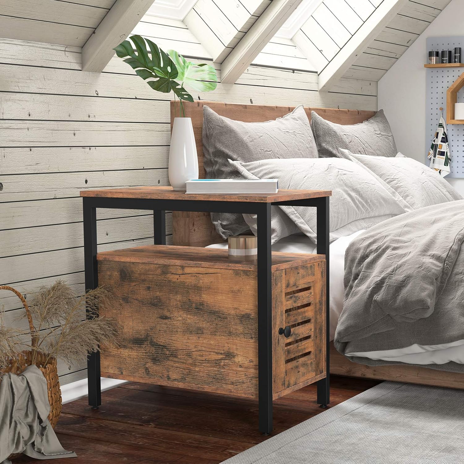 HOOBRO Narrow Nightstand with Cabinet, Side Table with Switchable Door for Small Space, Industrial End Table for Reception Room, Bedroom, Kitchen, 23.6 x 12.6 x 23.6 inches, Rustic Brown BF94BZ01