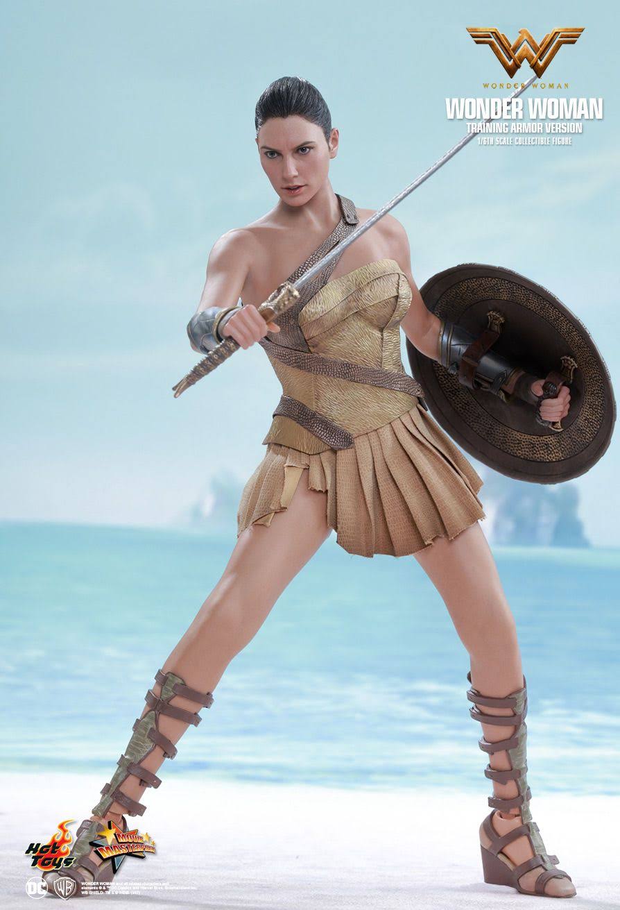Hot Toys DC Comics Wonder Woman (Training Armor Version) 1/6 Scale Figure