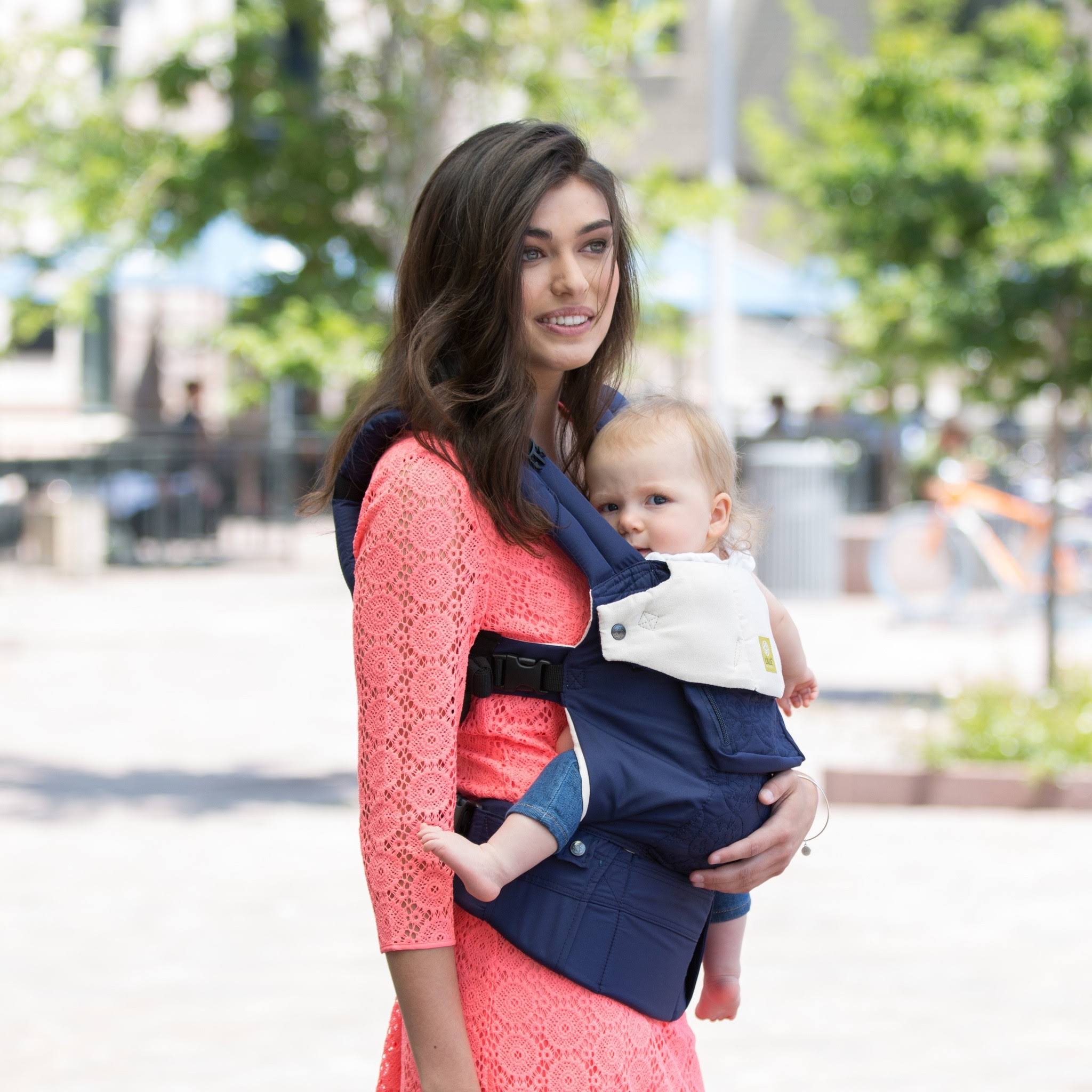 Lillebaby Complete Embossed Baby Carrier - Blue Circles