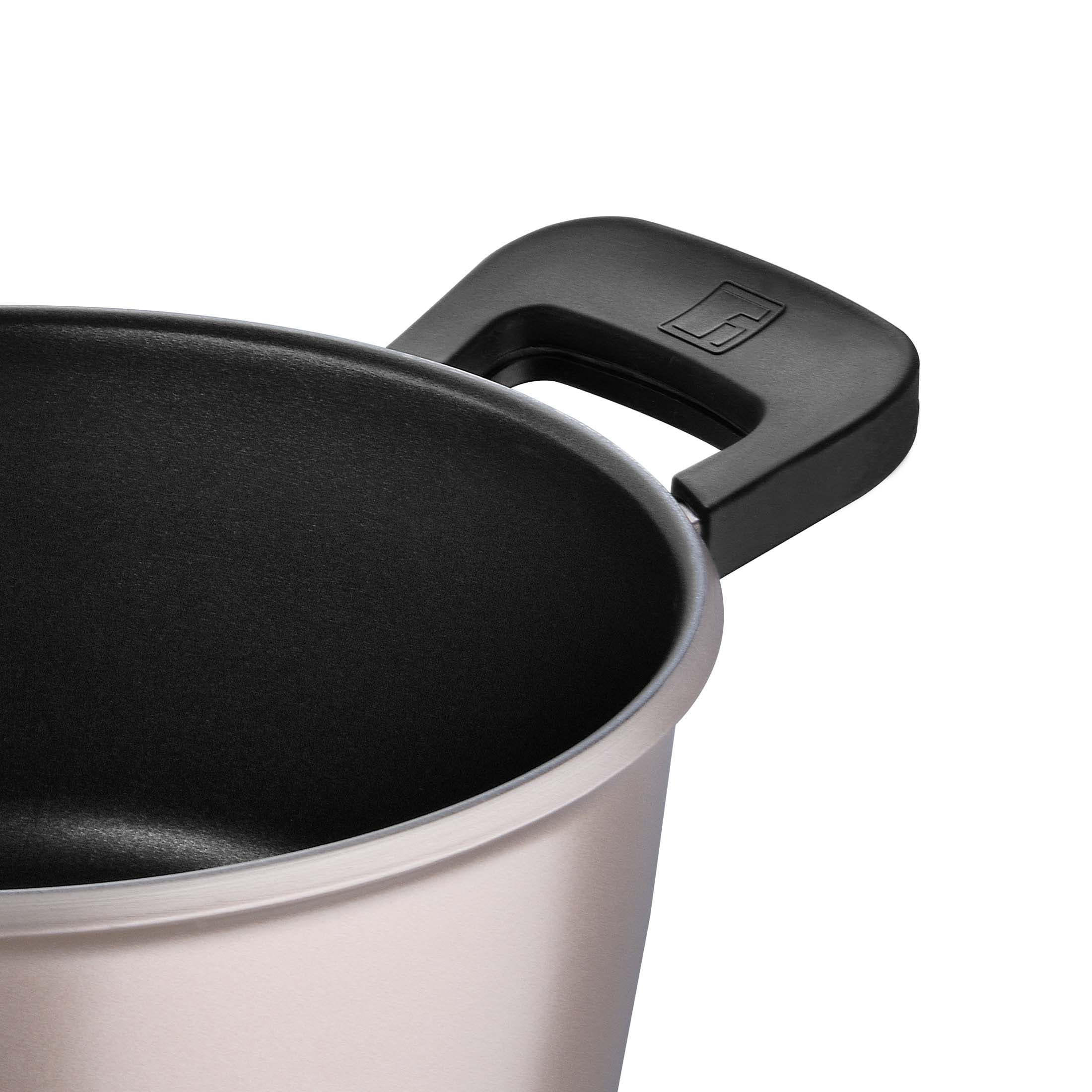 Retro by Bergner - 10 Pc Non Stick Cast Aluminum Pots and Pans Cookware Set, 10 Pieces, Champagne