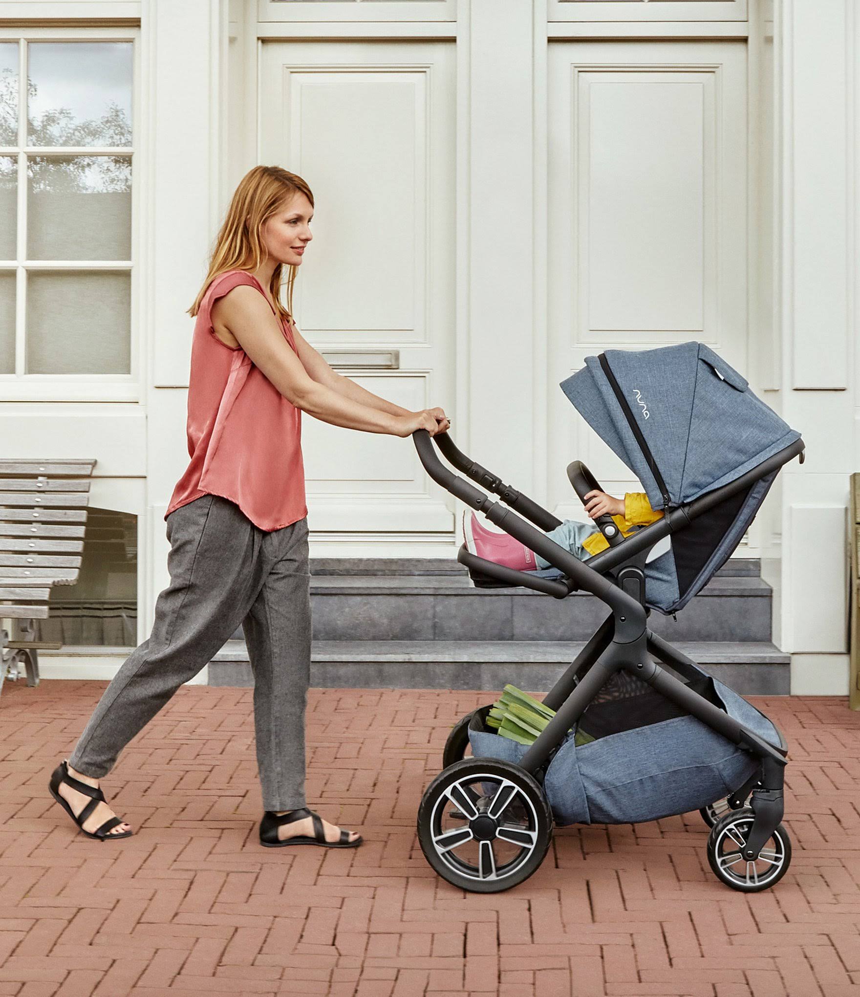 Nuna - Demi Grow Sibling Seat - Frost