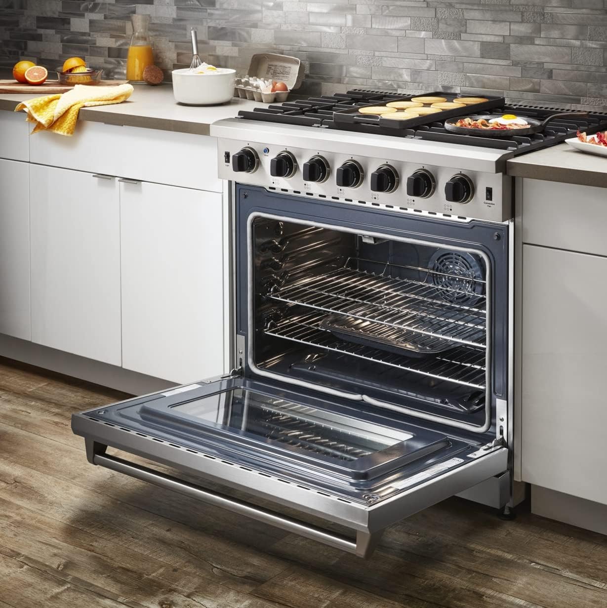 Thor 30 Inch Gas Range Stainless Steel with 5 Sealed Burners, 4.5 cu. ft. Oven, Free Standing Professional Range with Storage Drawer, Cast Iron Grate,LRG3001U