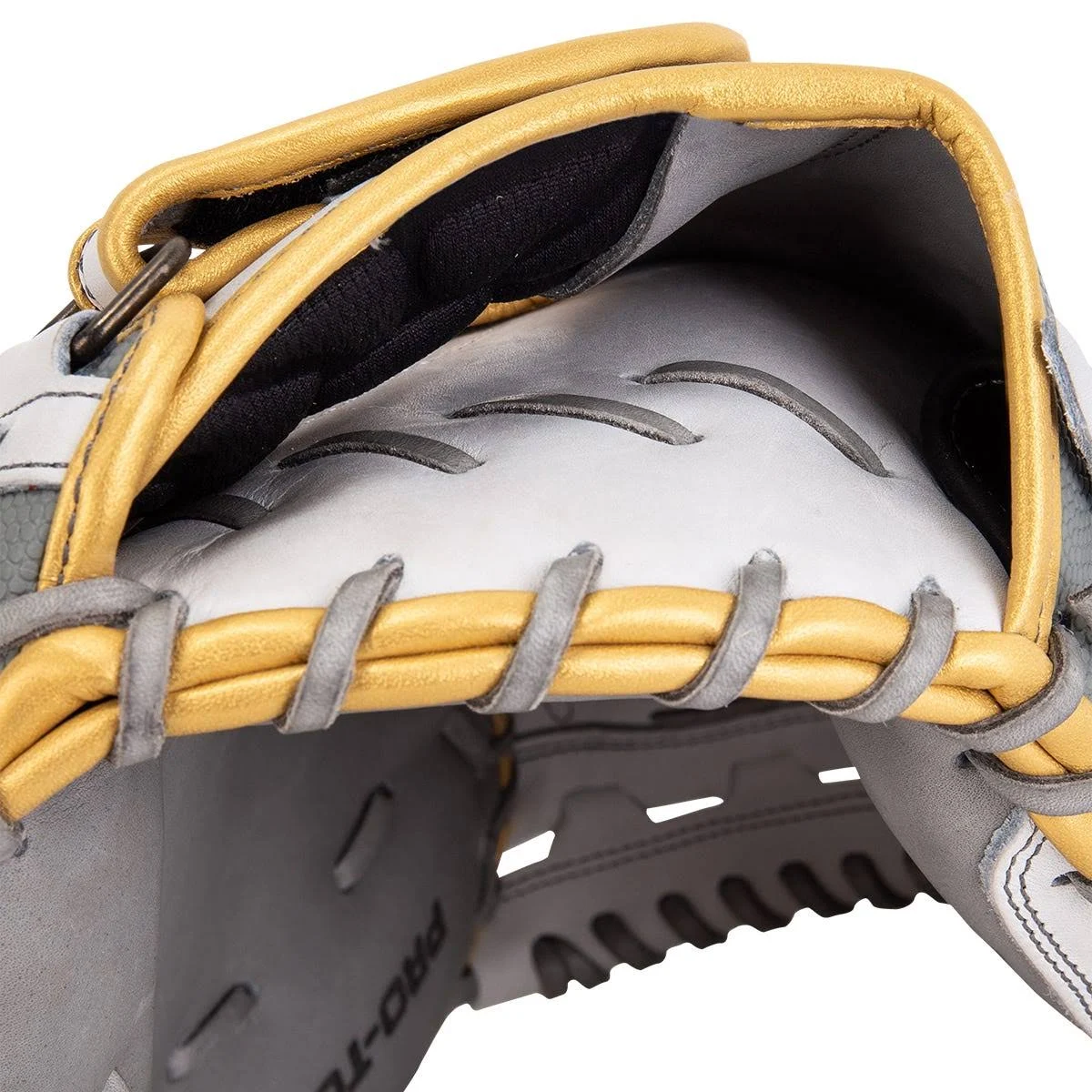 Wilson A2000 SuperSkin 34x22 Fastpitch Softball Catcher&s Mitt WTA20RF19CM34SS