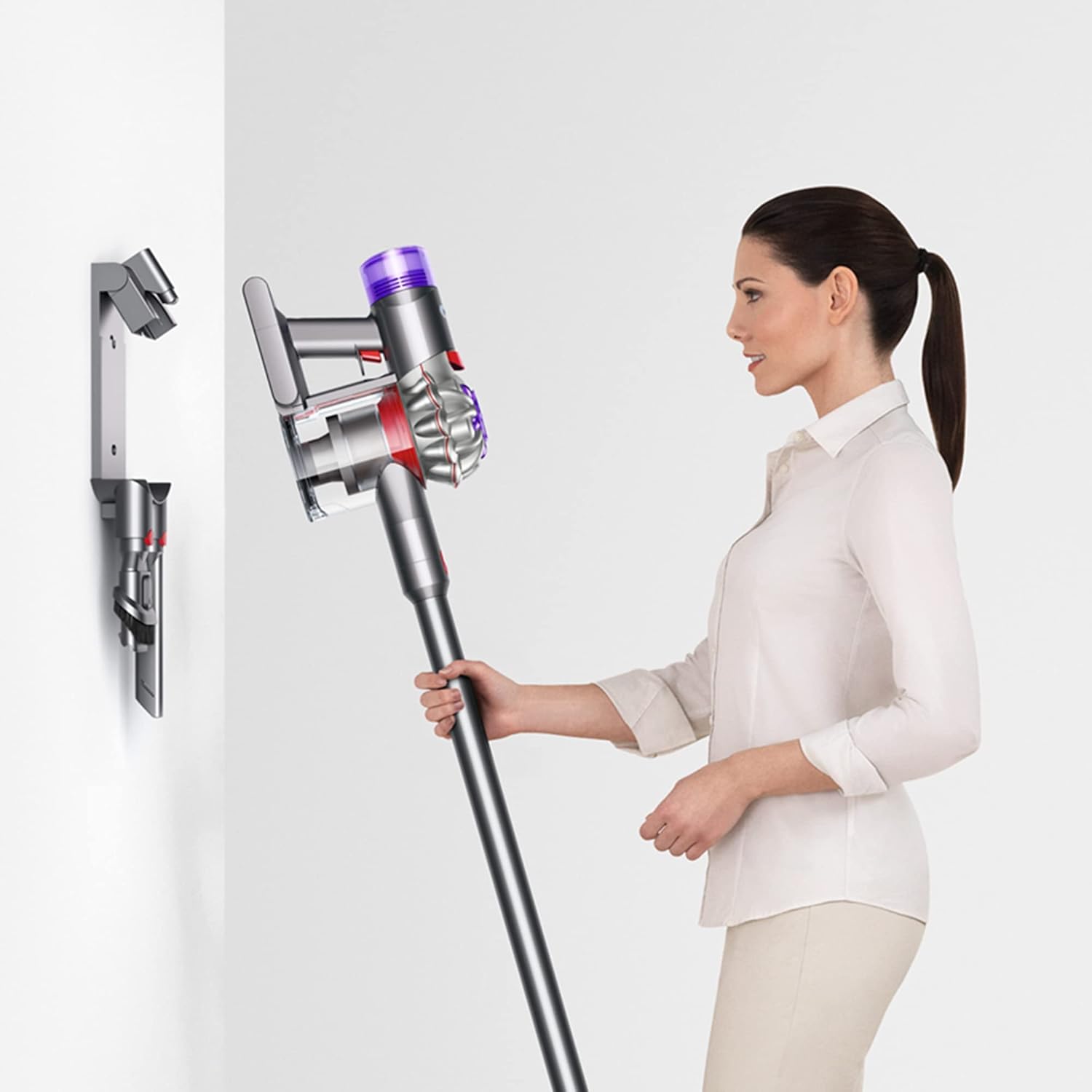 Dyson V8 Cordless Vacuum Cleaner (Renewed)