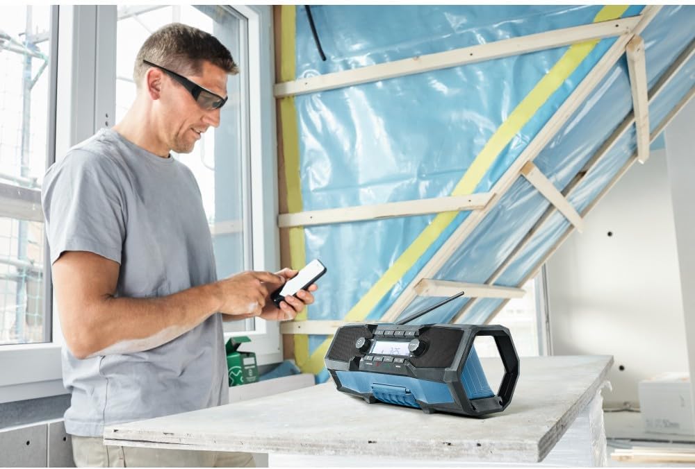 BOSCH GPB18V-2CN 18V Compact Jobsite Radio with Bluetooth® 5.0, Black
