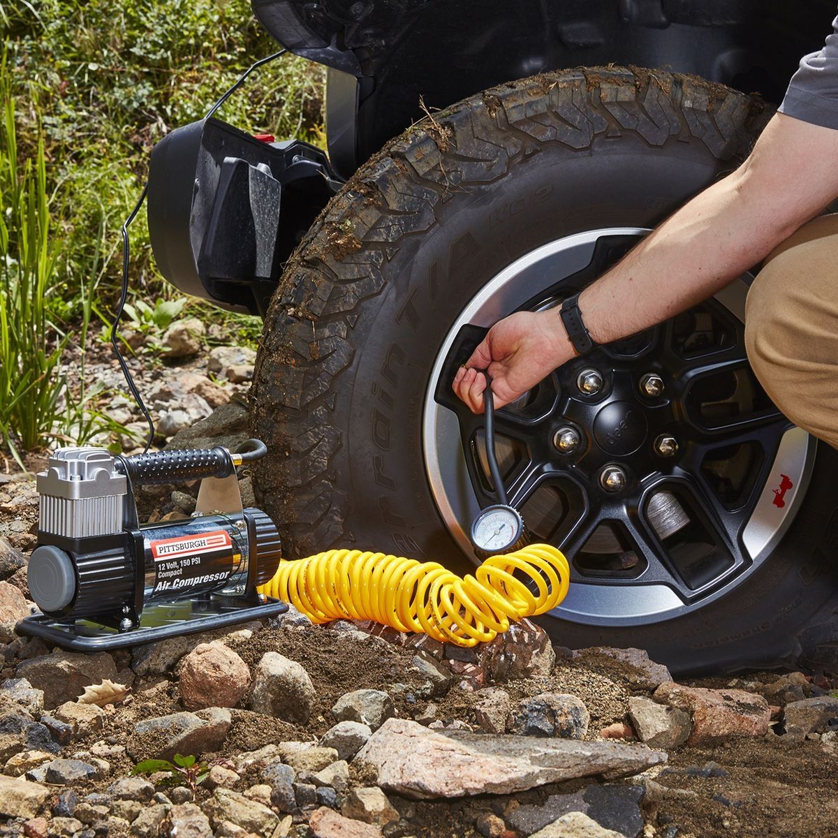 PITTSBURGH 12V 150 PSI Compact Air Compressor