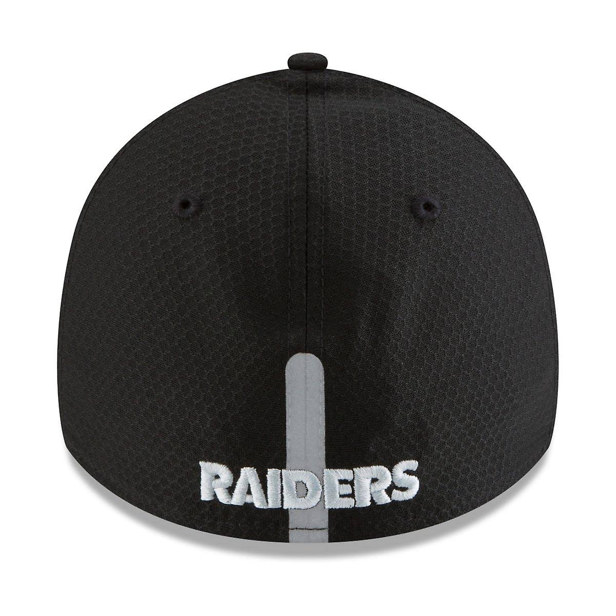 New Era Oakland Raiders 2018 NFL Training Camp Primary Black 39THIRTY Flex Hat