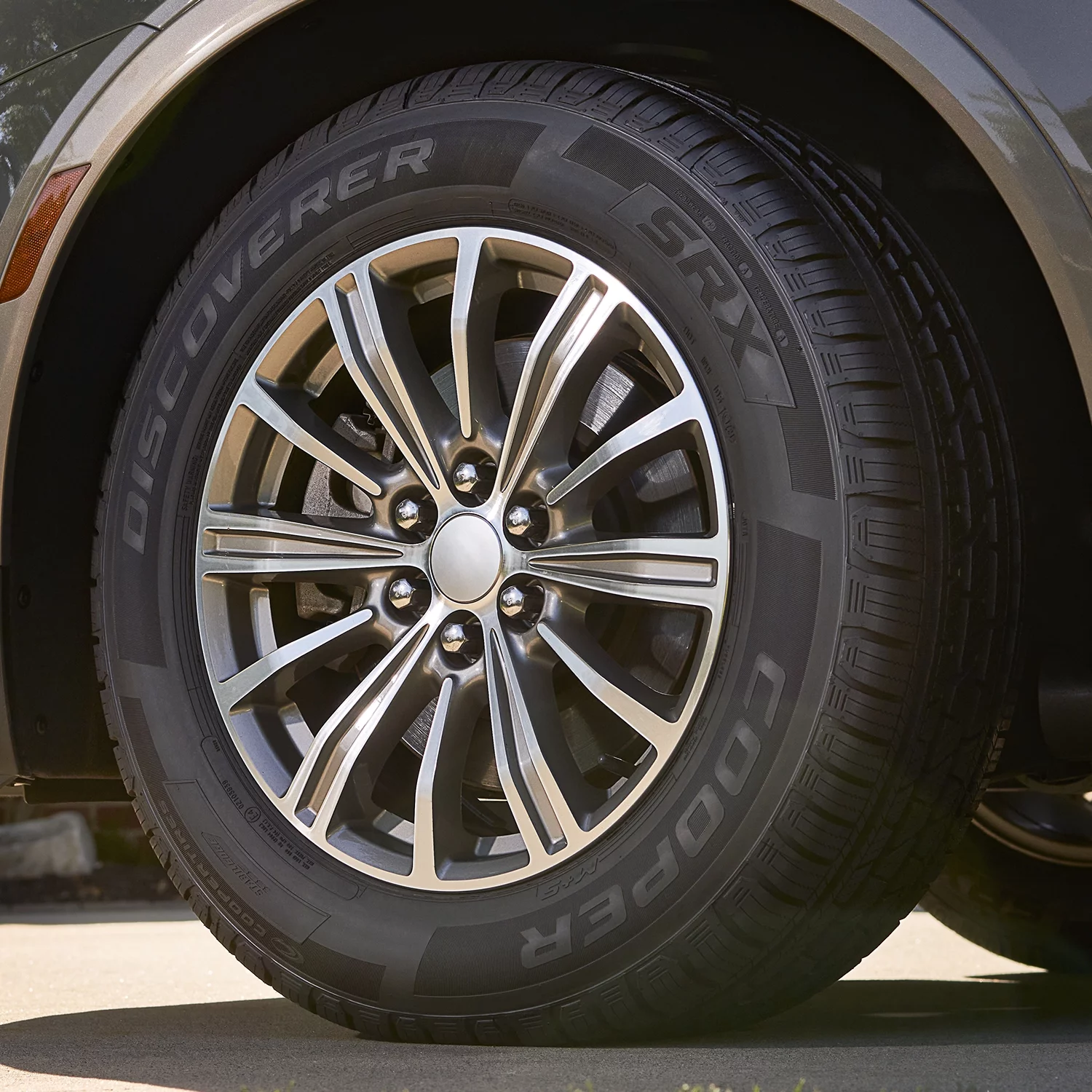 Set of 4 (FOUR) Cooper Discoverer SRX 235/55R18 100V A/S All Season Tires