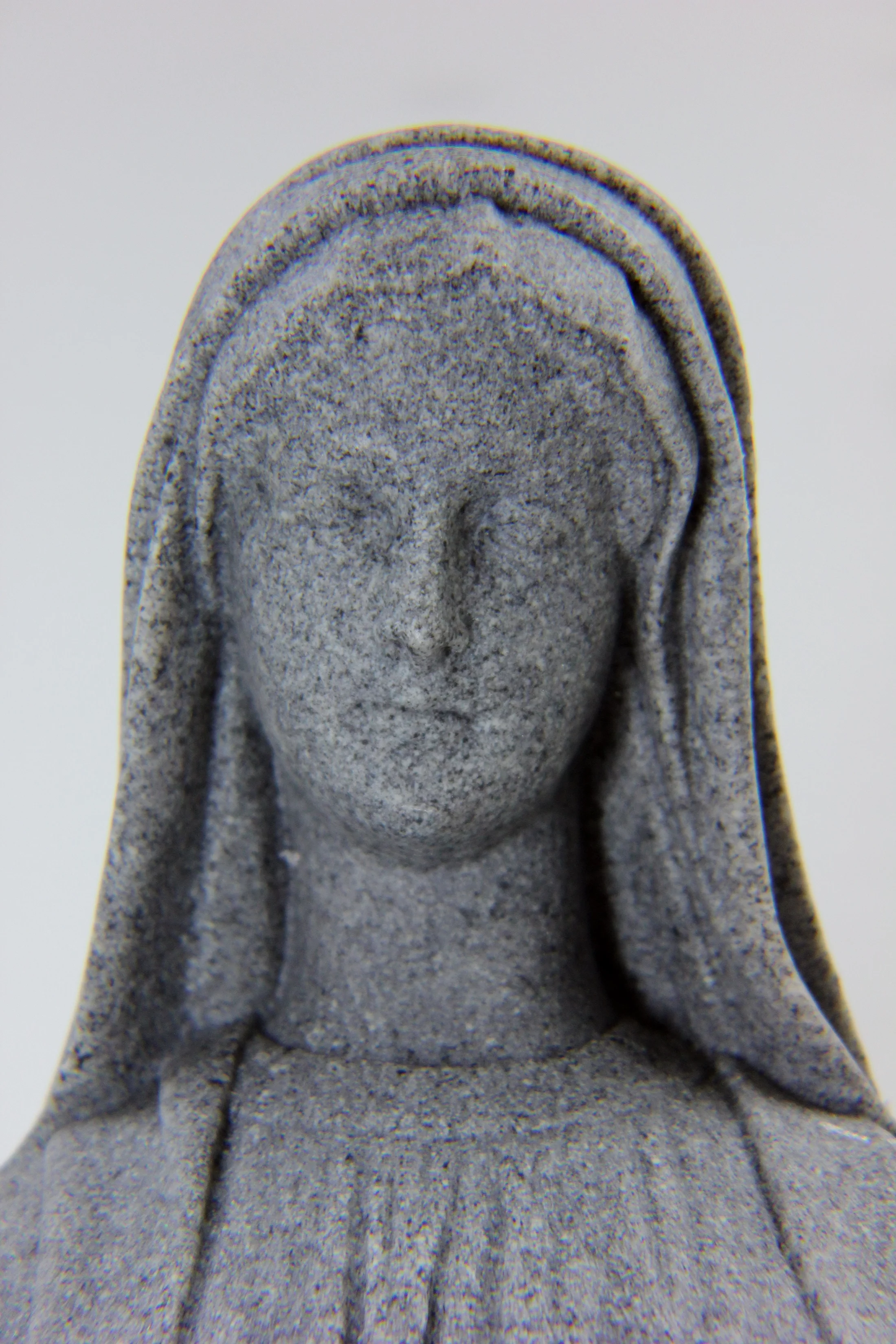 Virgin Mary Garden – Natural Granite Appearance – Made of Resin – Lightweight – 34”