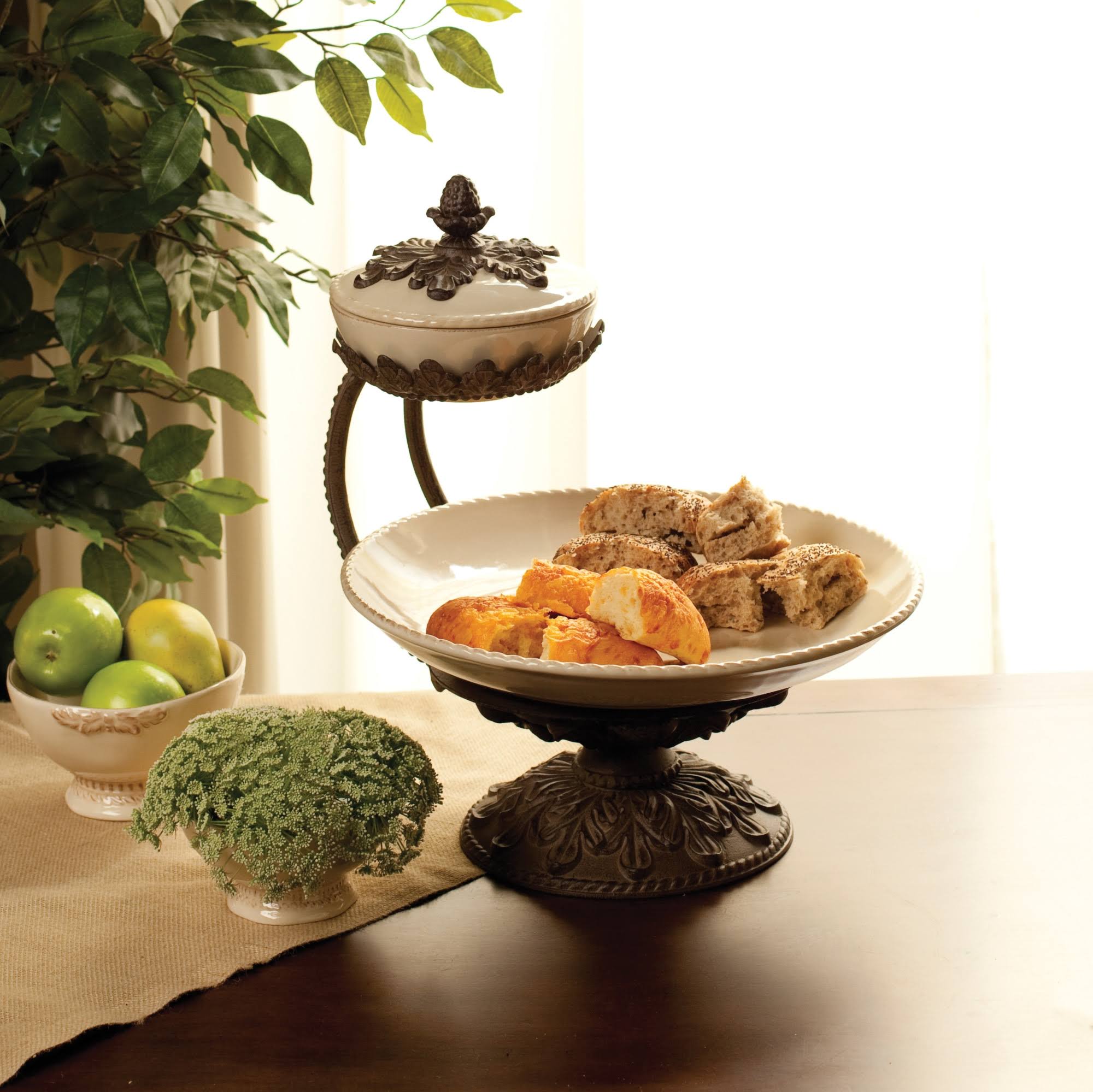 GG Collection Acanthus Chip and Dip Server