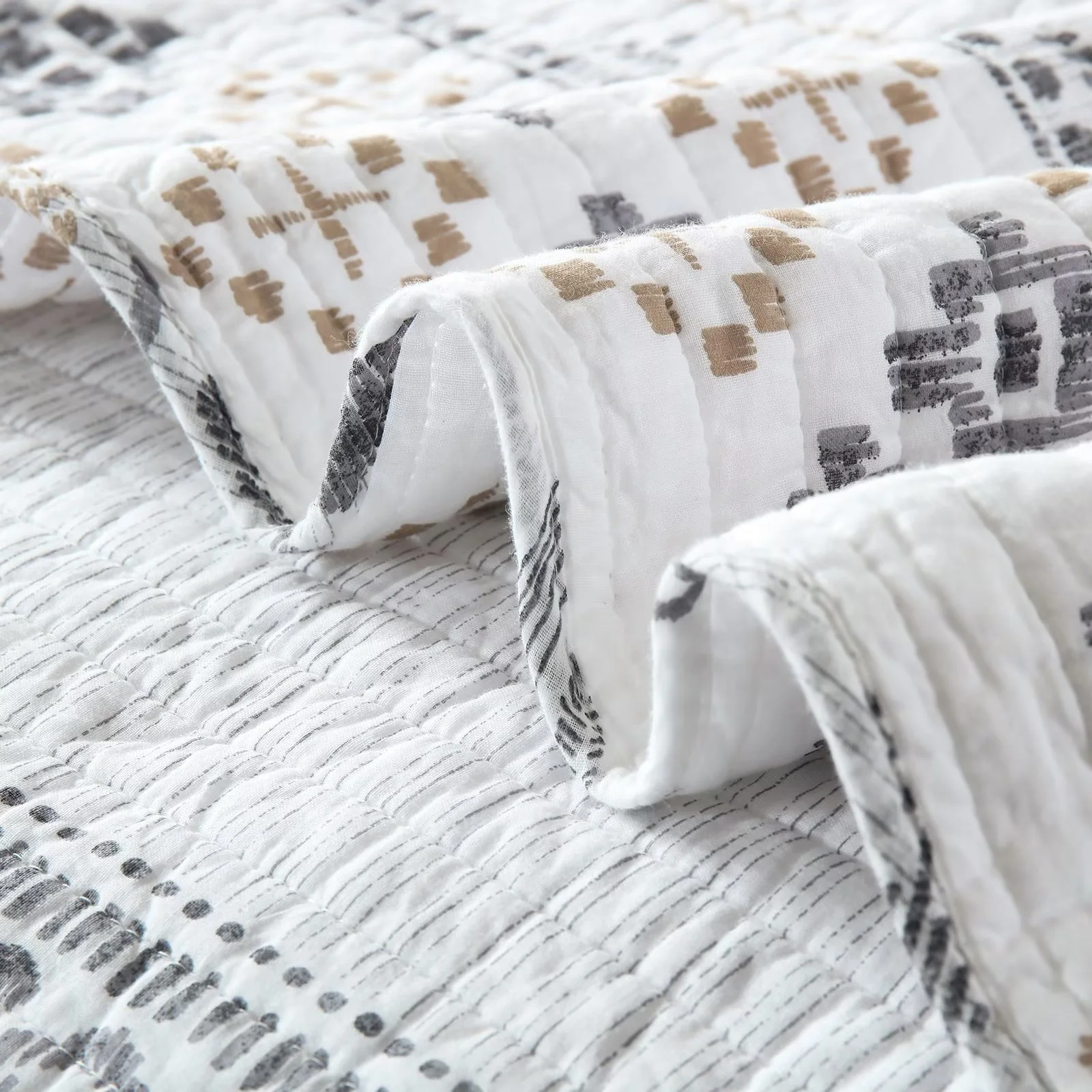 Bedduvit 100% Cotton King Size Quilt Set - Bohemian White & Charcoal Geometric Striped Quilt King, Boho Breathable Bedspread for All Season, 3-Piece Lightweight Summer Comforter Bedding Set, 98"x106"