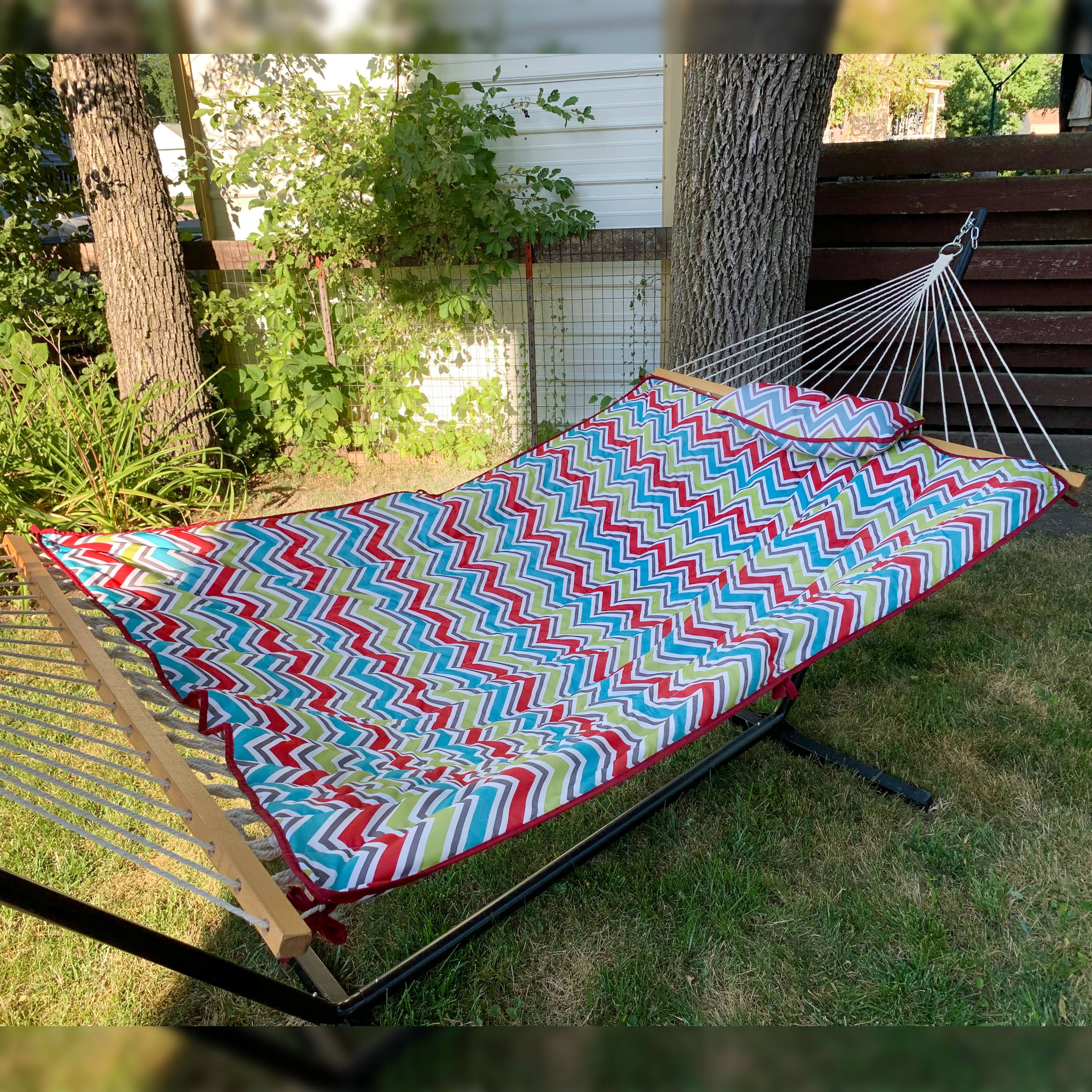 Sunnydaze Decor Multi Color Chevron Cotton Rope Hammock with 12 Foot Stand Pad