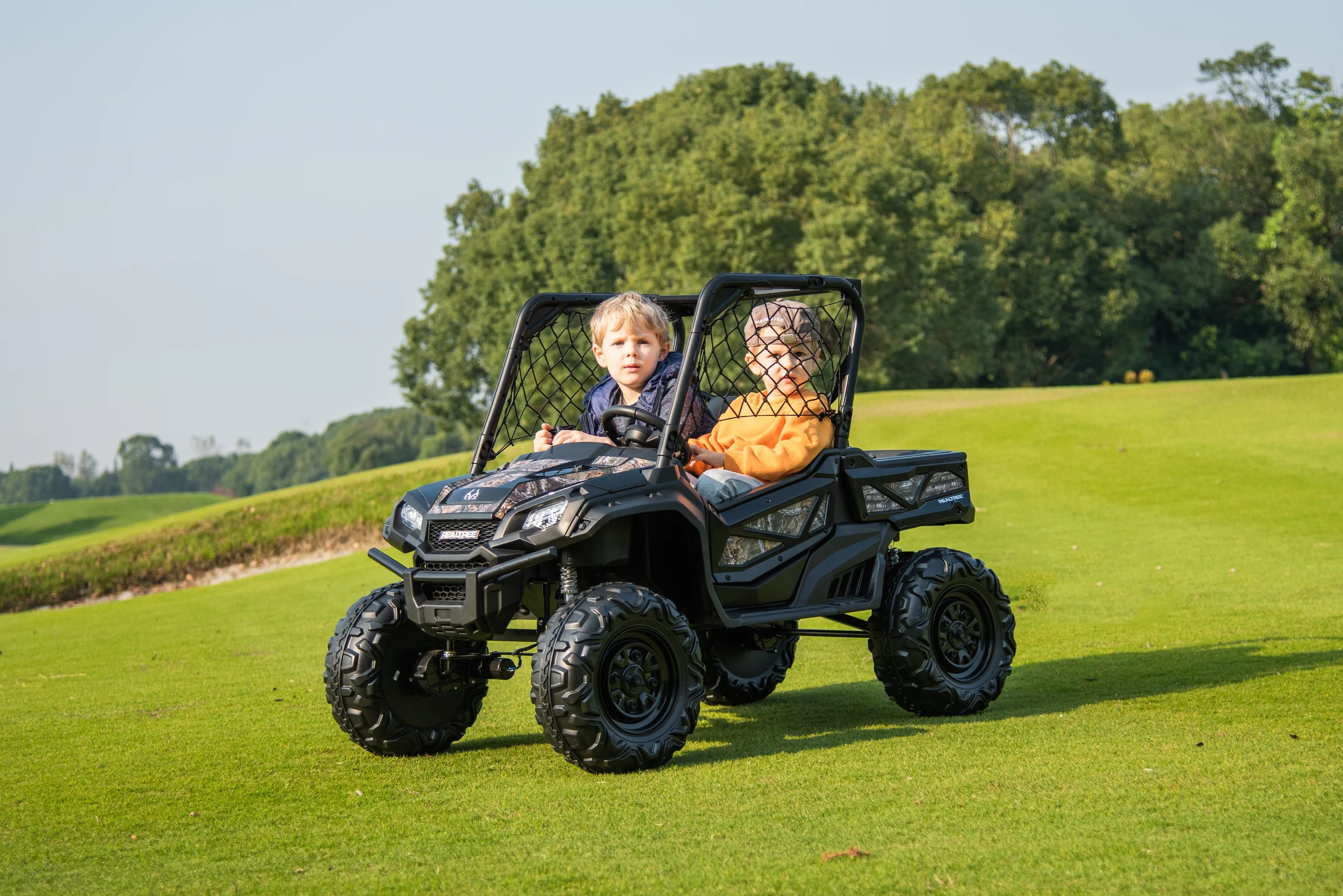 Realtree XD UTV 24V battery-operated ride-on with remote, MP3,USB for Kids 3+ years