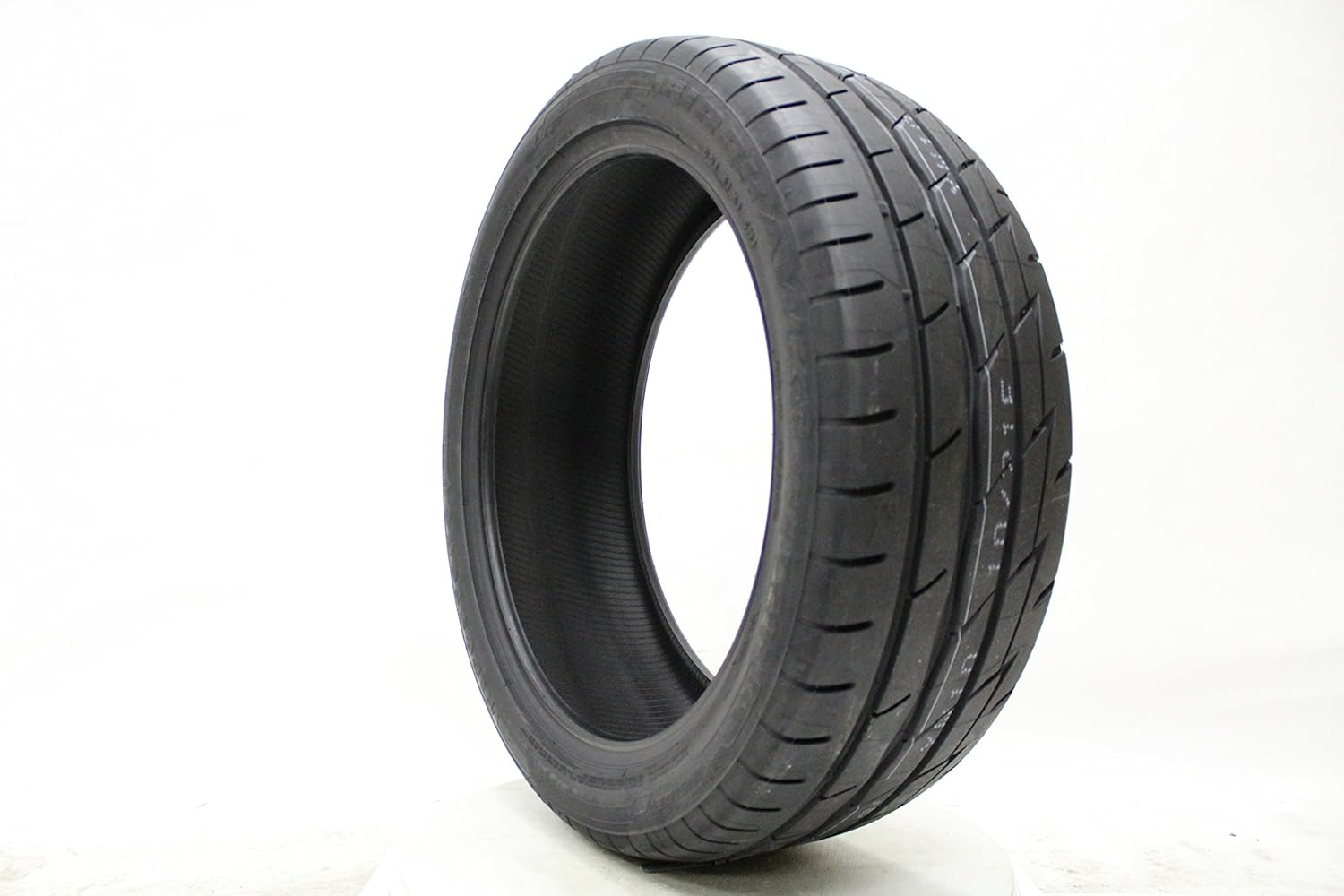 Firestone Firehawk Indy 500 Ultra High Peformance Tire 255/35R18 94 W Extra Load