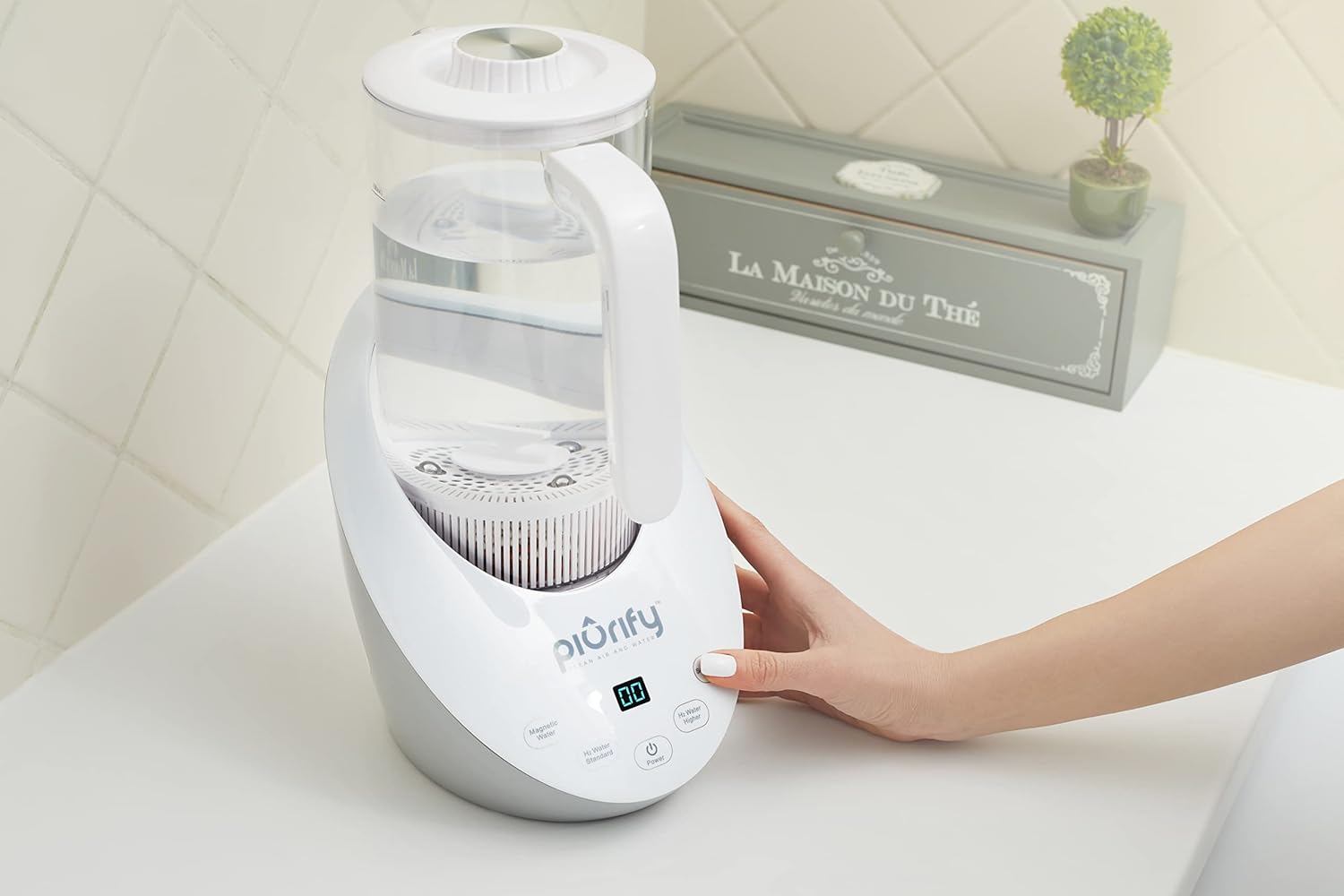 Hydrogen Alkaline Water Pitcher - Rich Hydrogen Water Generator Electrolysis Jug with SPE and PEM Concentrator Technology. Improved Purified Water PH Levels and Filtered with Calcium Sulfite.