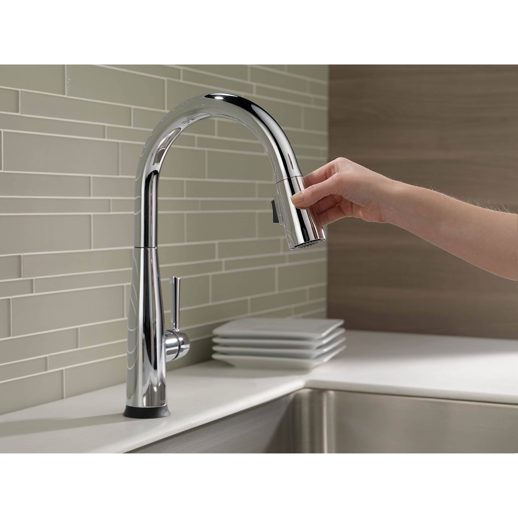 Delta 9113T-DST Essa Single Handle Pull-Down Kitchen Faucet with Touch2O Technology - Chrome