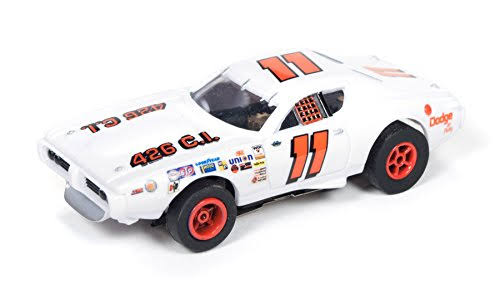 Auto World 16& Richard Petty vs. Buddy Baker Slot Car Race Set
