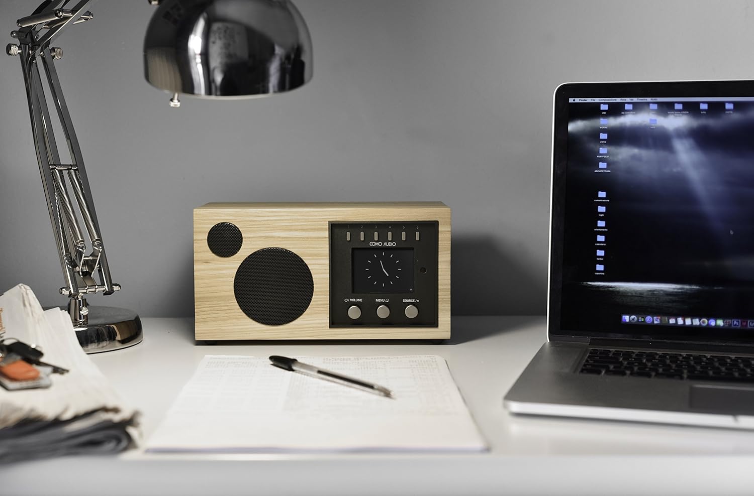 Como Audio Solo Wireless Speaker - Hand-Crafted Veneer Cabinets- One Touch Streaming, Internet Radio, Bluetooth, Wi-Fi - Hickory (Global Edition)