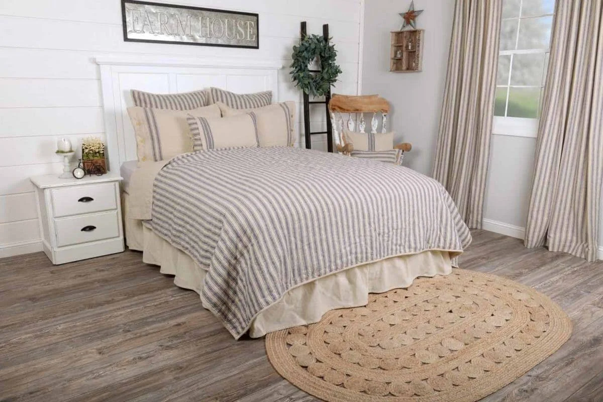 Piper Classics Market Place Blue Ticking Stripe Quilt, California King. 103x22 x 103