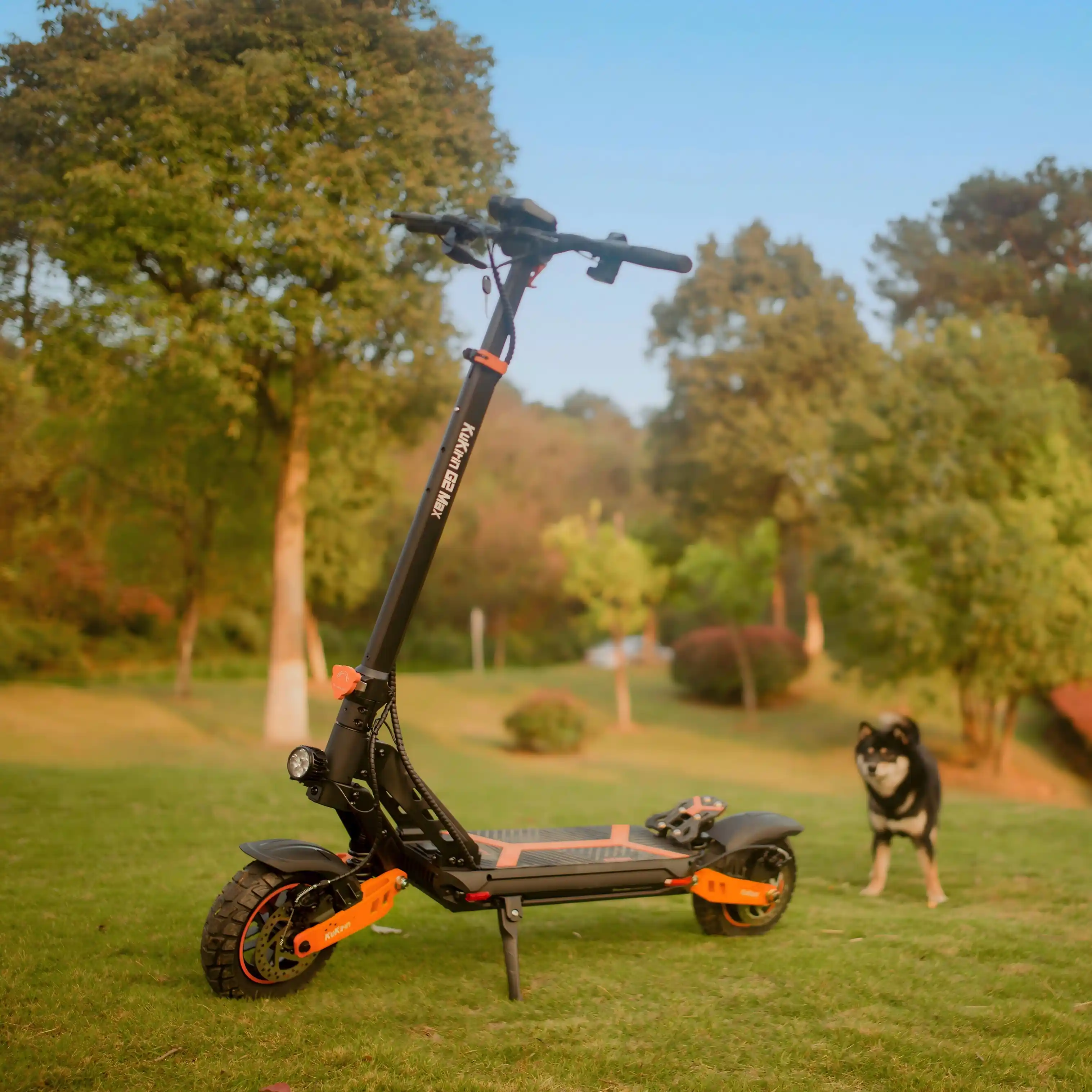 KuKirin G2 Max Trotinetă electrică Baterie de 48V 20Ah  Viteză maximă de 55km/h  Kilometraj la viteză medie 80km  Motor fără perii de 1000W