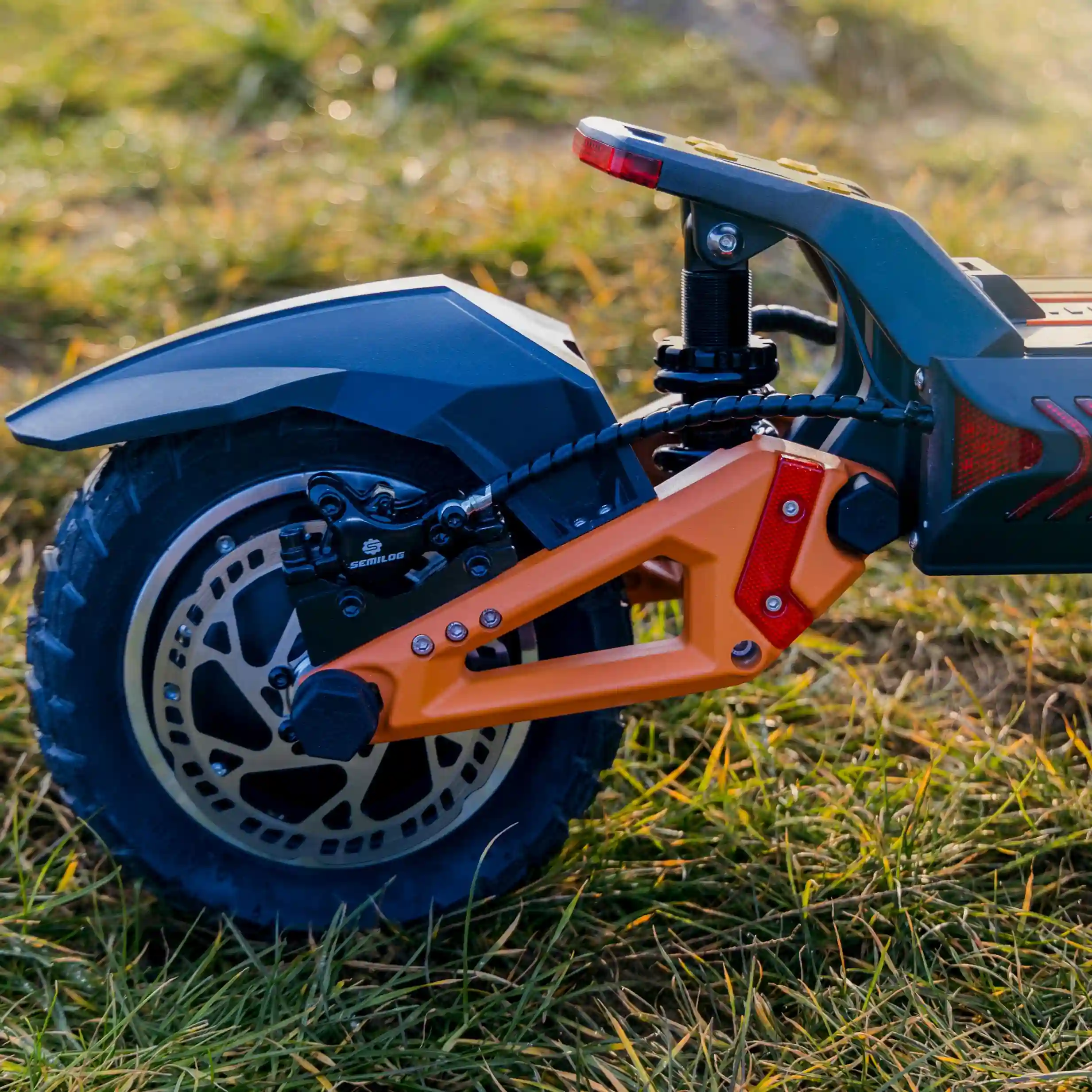 KuKirin G3 Pro Trotinetă electrică Baterie de 52V 23.4Ah  Viteză maximă de 65km/h  Autonomie maximă de 80km   Motor dublu de 1200W*2