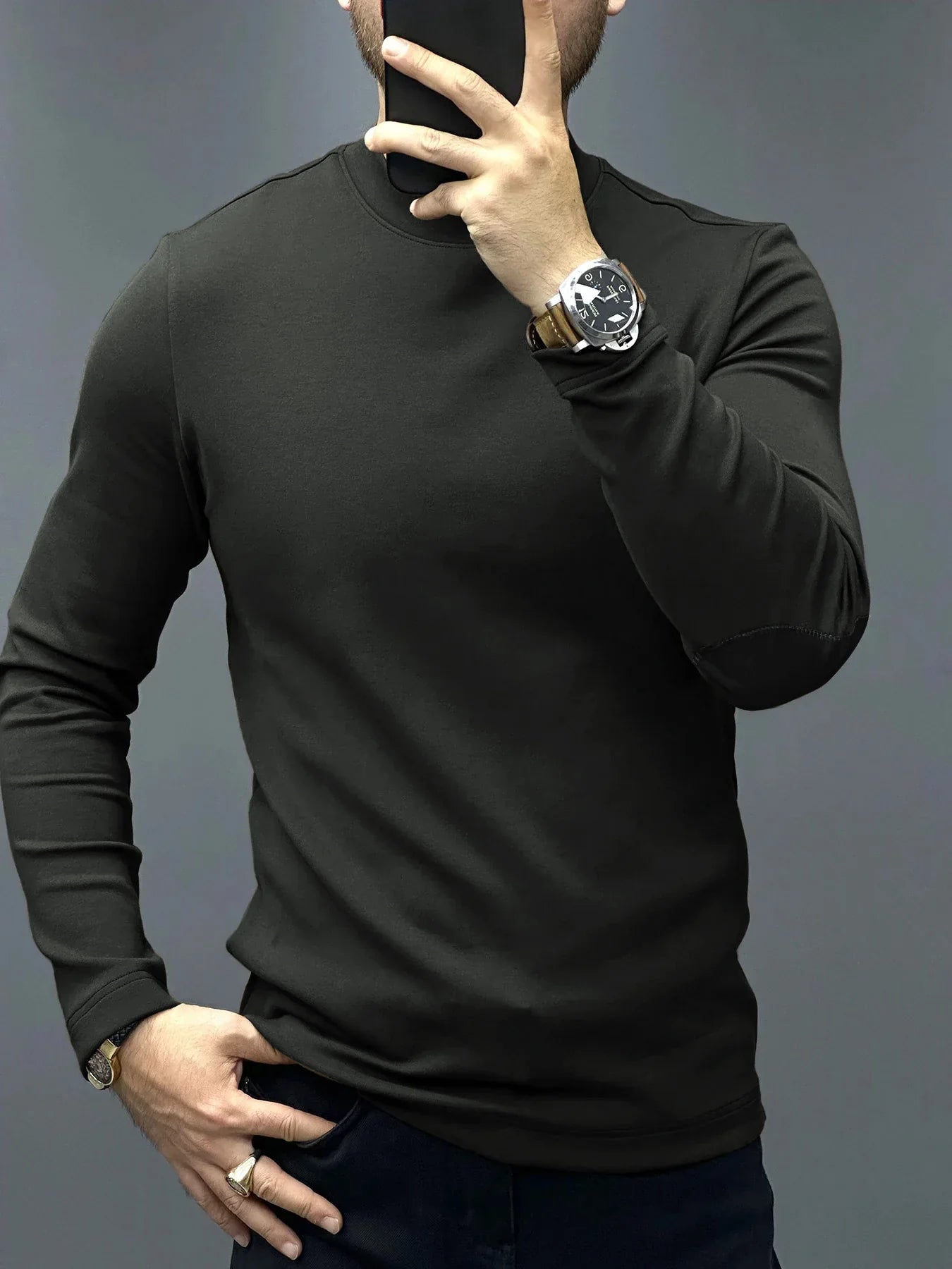 MANUELL – ENG ANLIEGENDER LANGÄRMELIGER PULLOVER