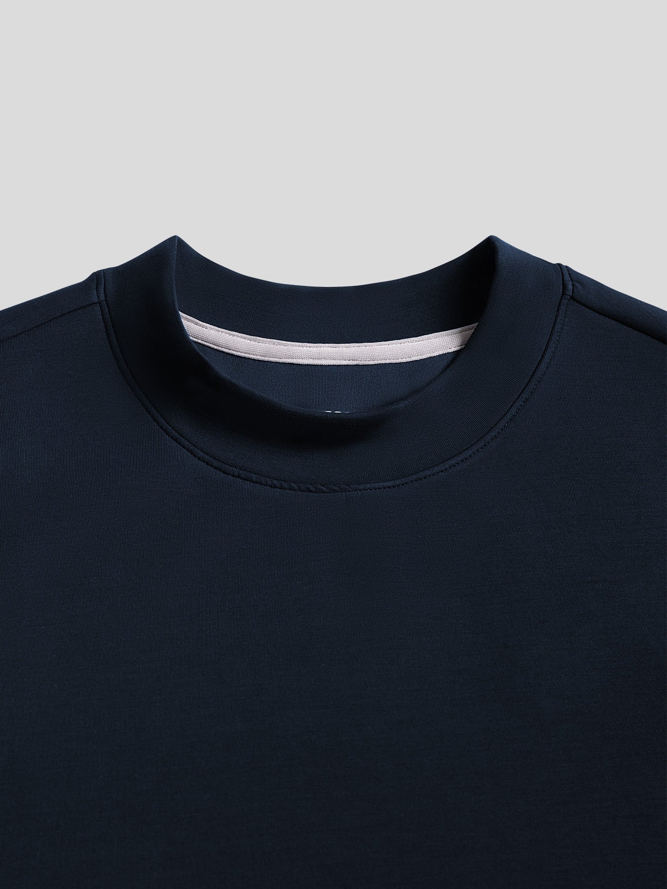 MANUELL – ENG ANLIEGENDER LANGÄRMELIGER PULLOVER