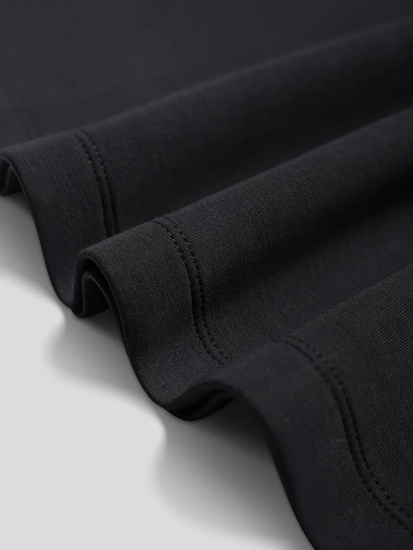 MANUELL – ENG ANLIEGENDER LANGÄRMELIGER PULLOVER