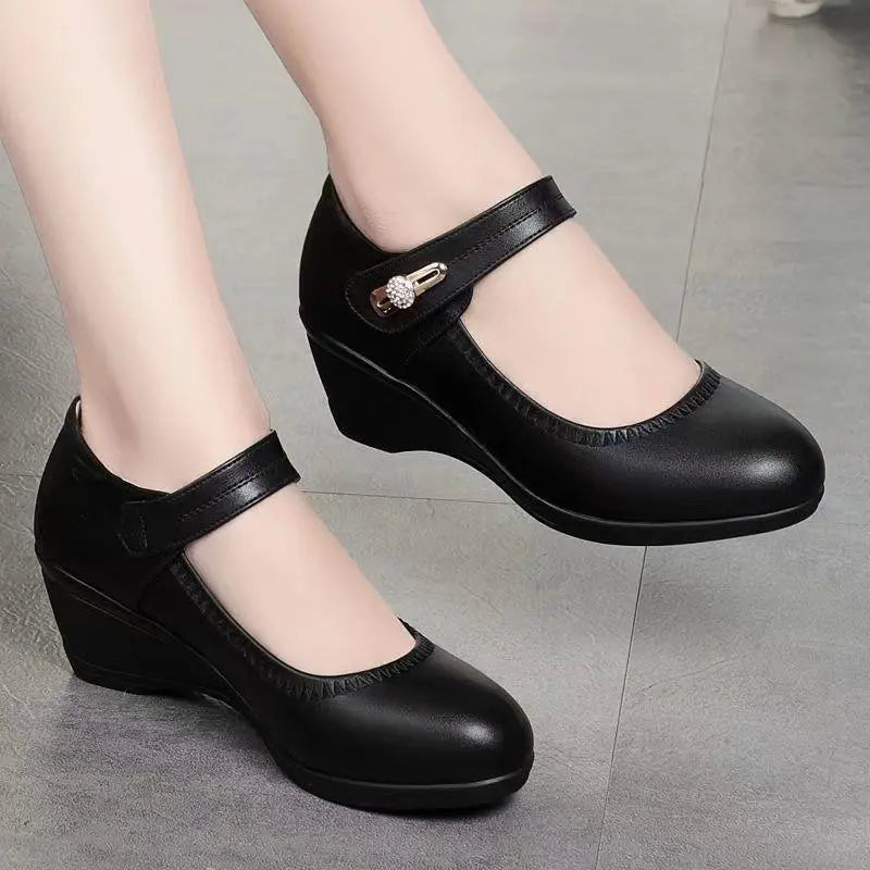 Leyni™ – Elegante, Bequeme Schuhe mit Mittelhohen Absätzen