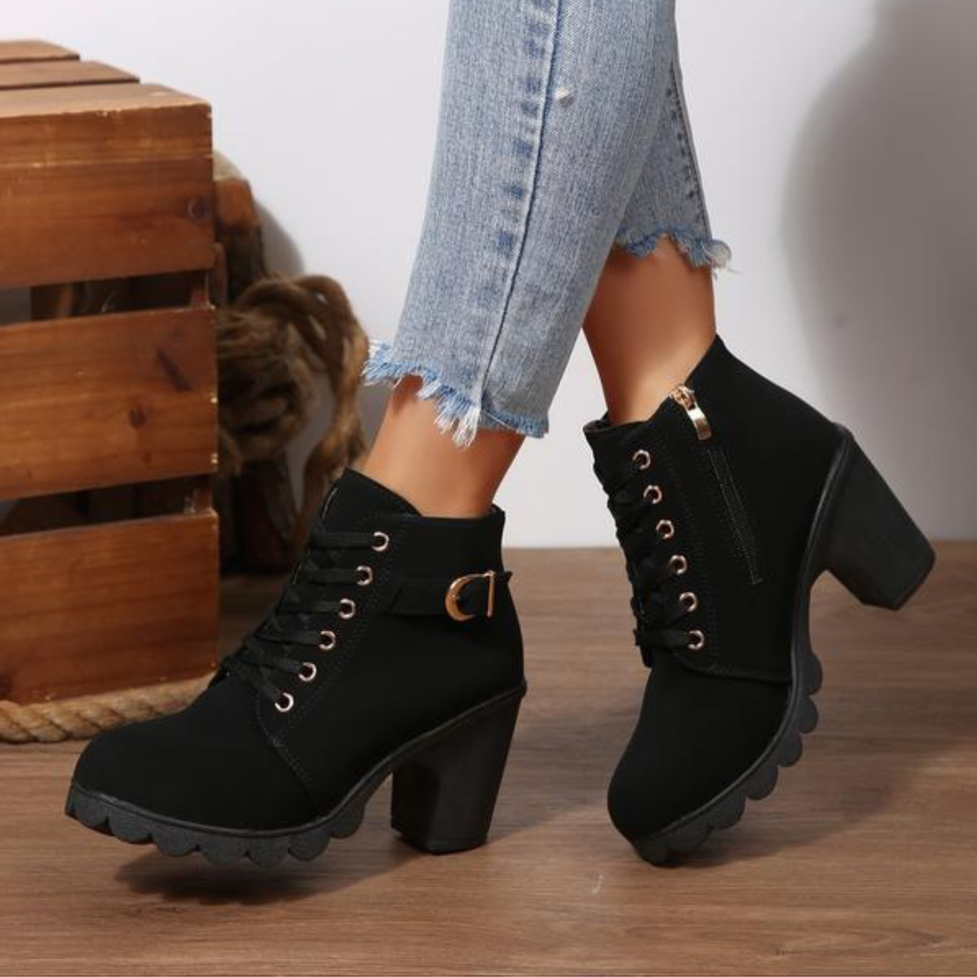 Kyumi™ - Schicke Schnürstiefeletten mit Metallschnalle