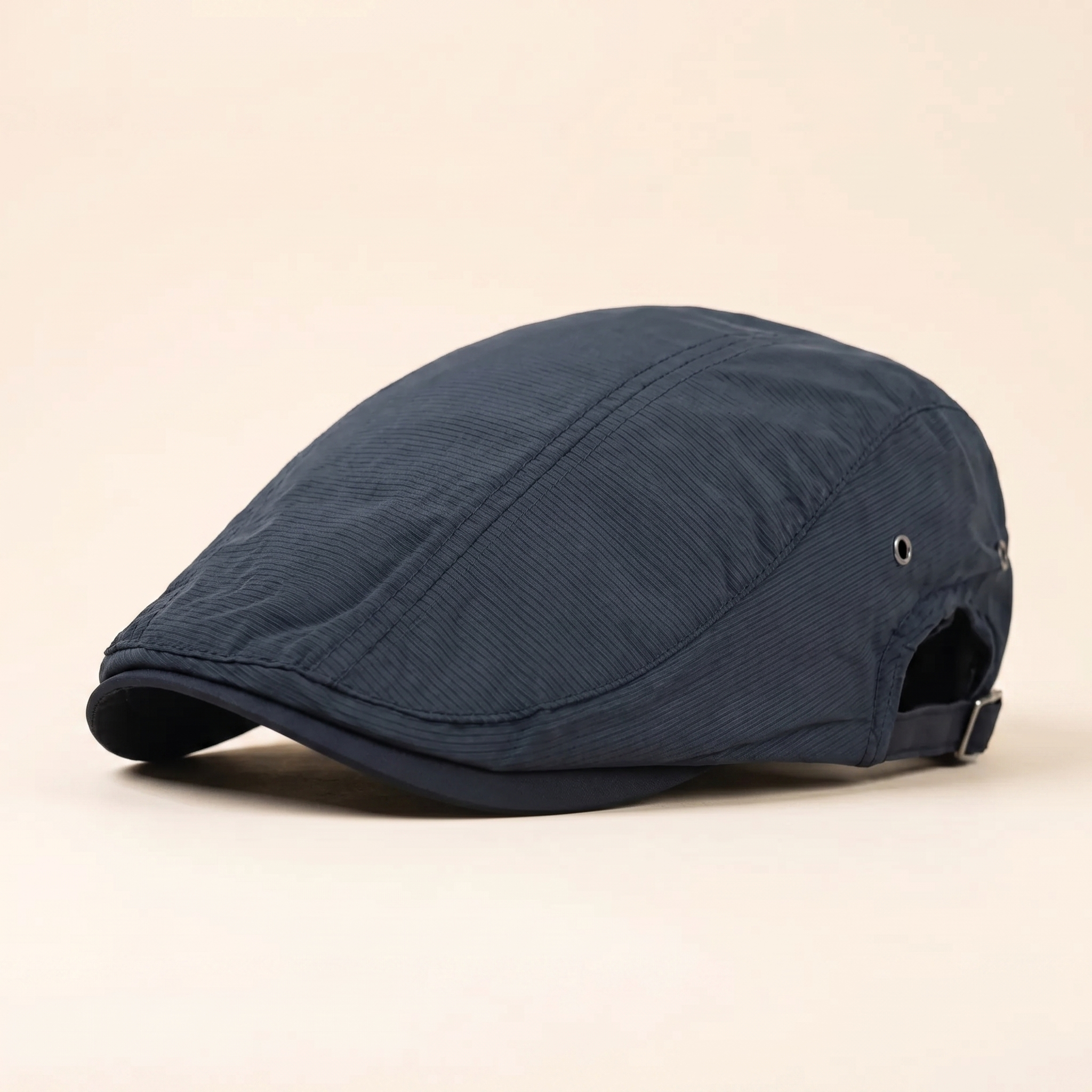 Baumwoll-Cap mit Nadelstreifen