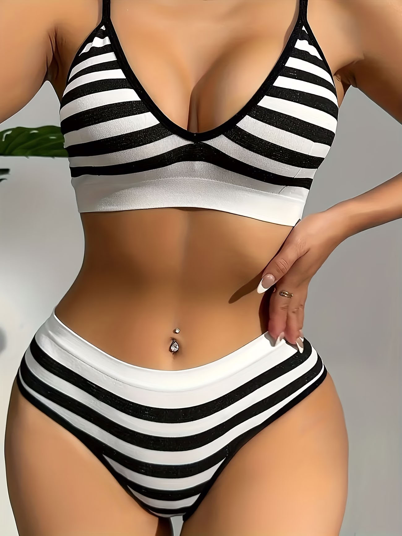 Black White Stripe Seamless Lingerie Set