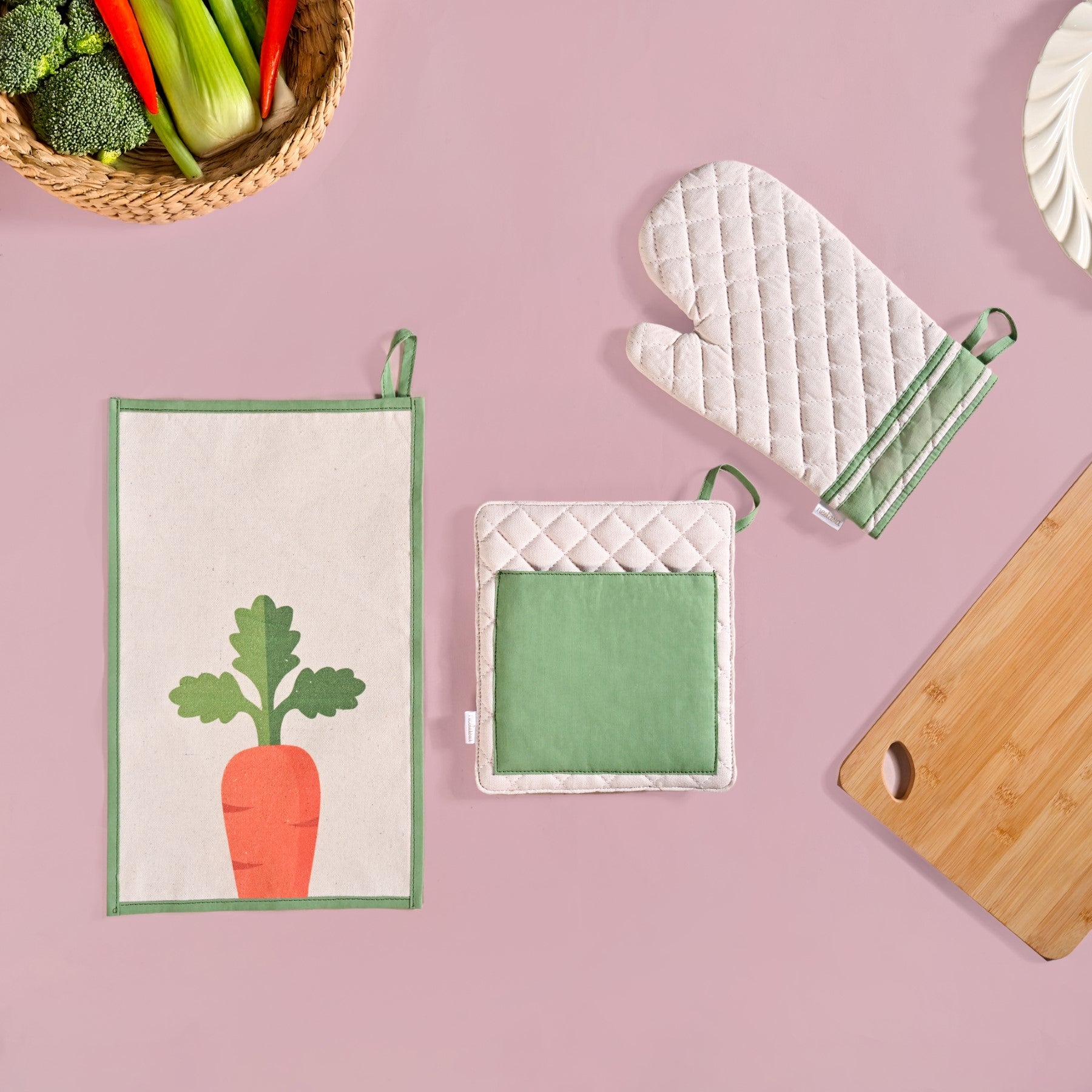 Farm Fresh Apron Mitten Pot Holder Hand Towel Set Of 4