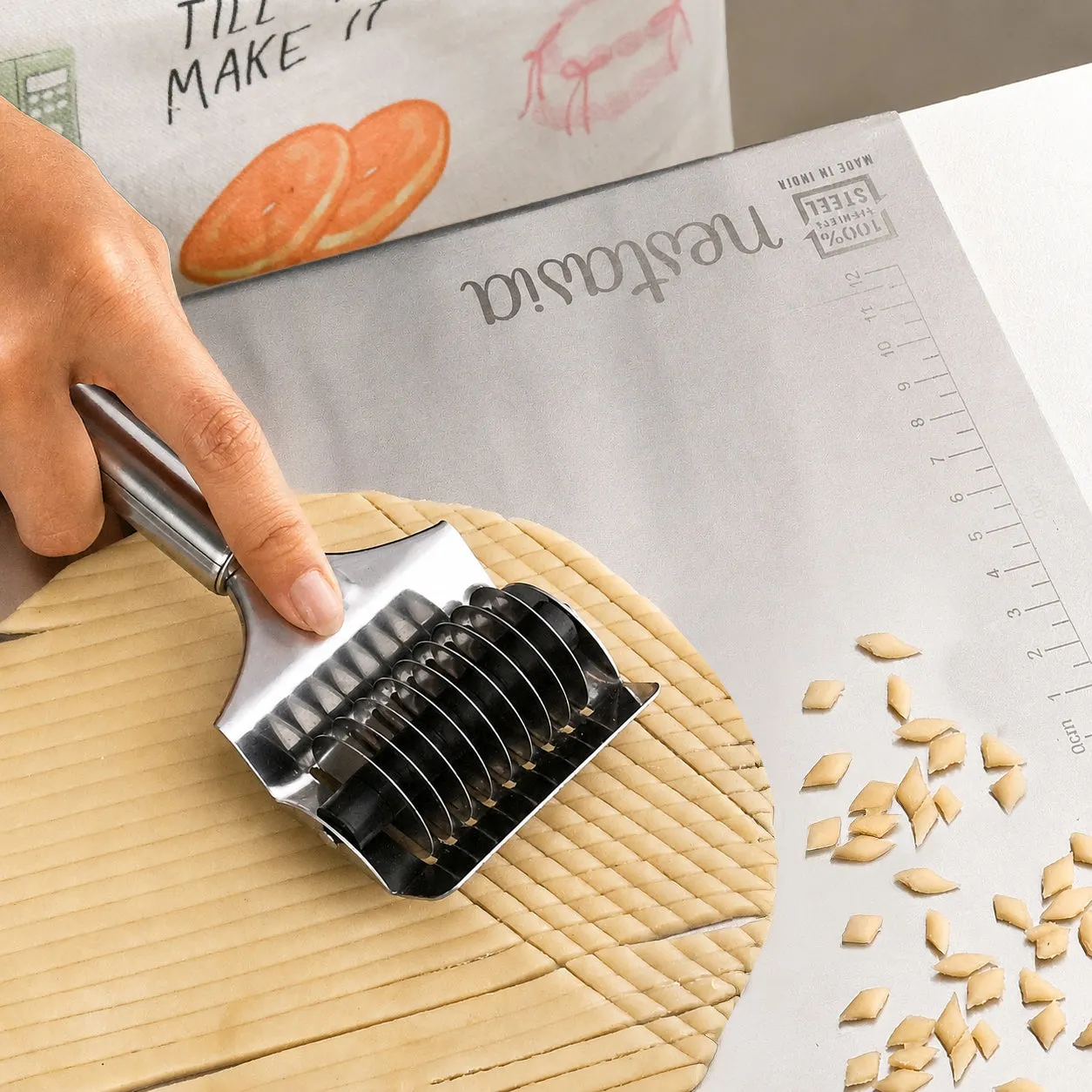 Rolling Spaghetti Cutter