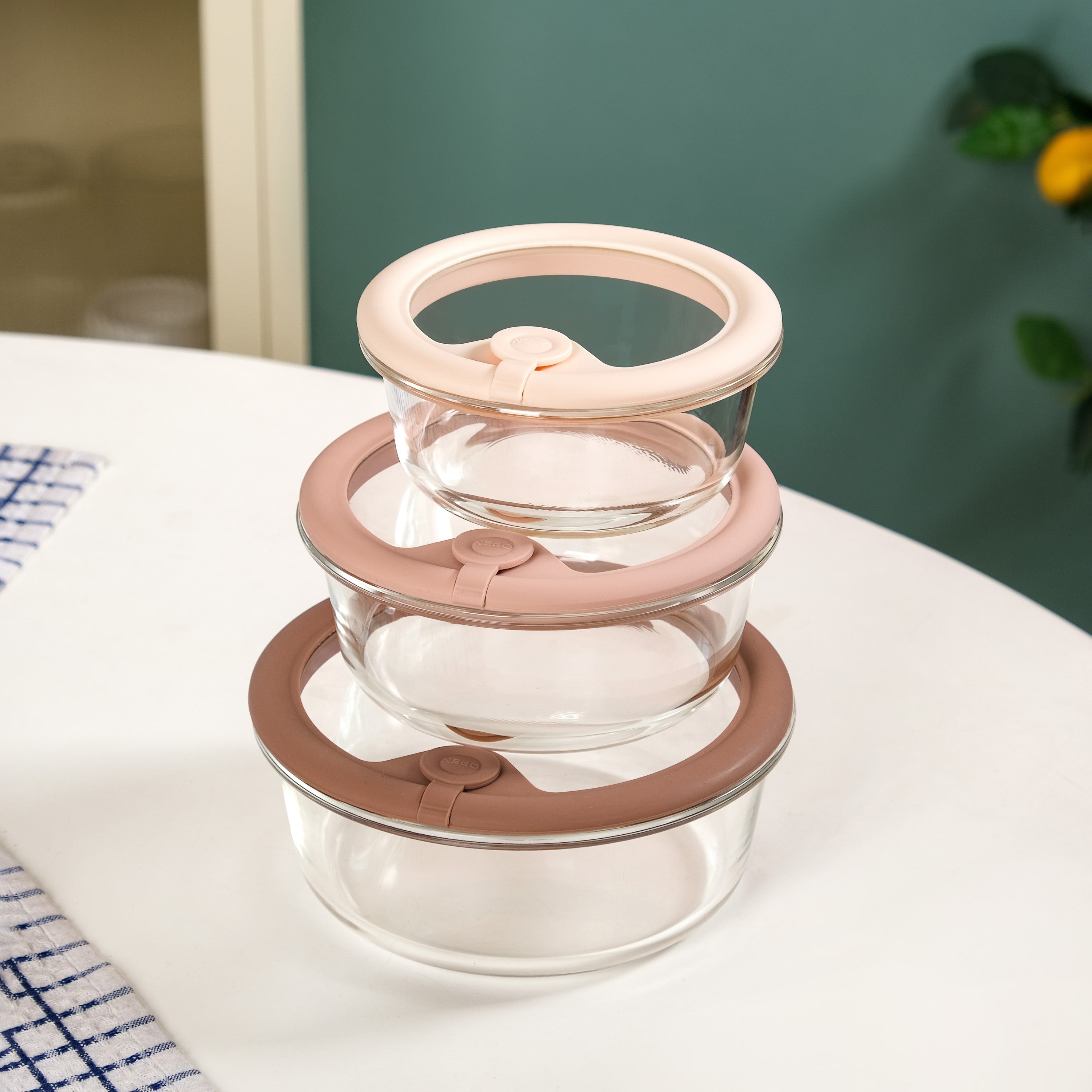 Airtight Ombre Round Food Storage Container With Air Vent Lid Set Of 3 400ml 620ml 950ml